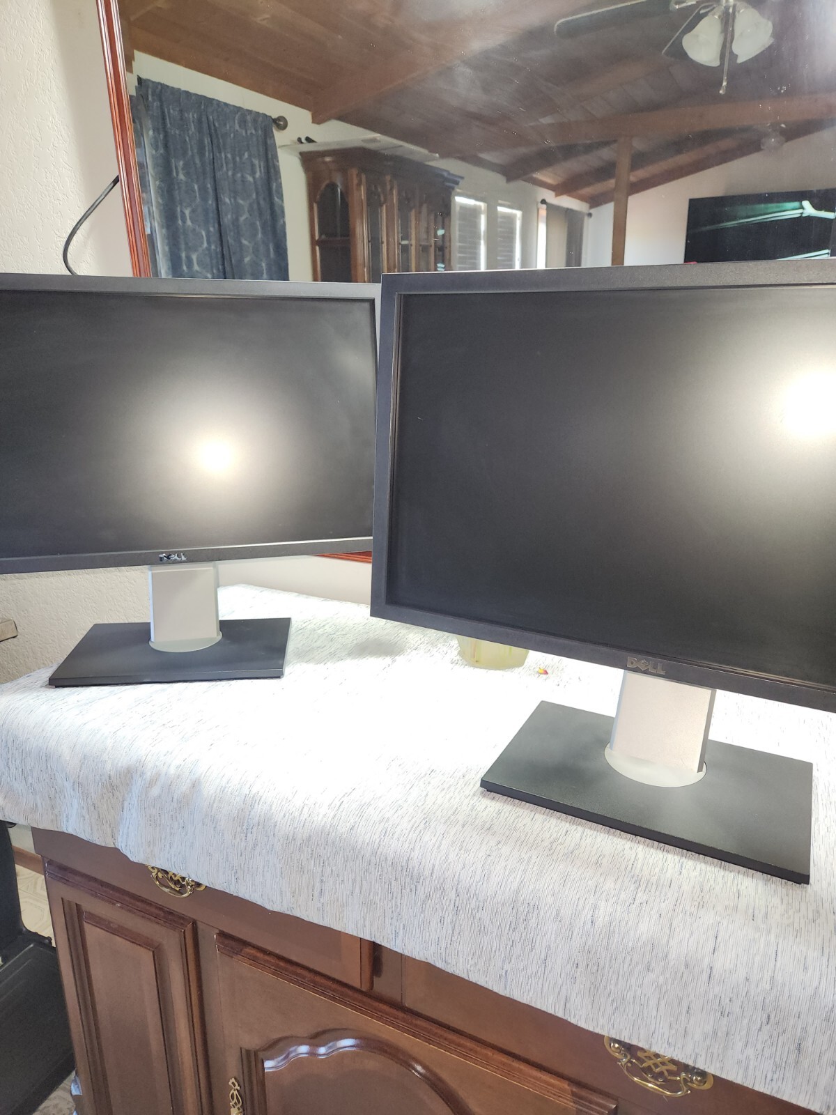 Dell P2311H LED LCD Monitor