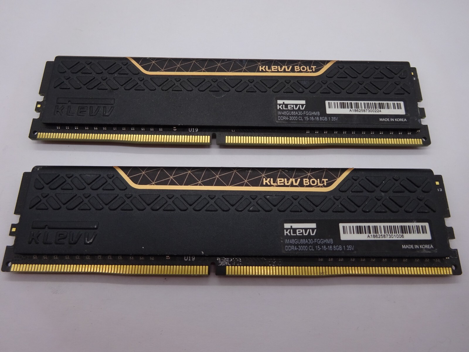 KLEVV BOLT 16GB (2x8GB) DDR4 IM48GU88A30-FGGHMB DDR4-3000 CL 15-16-16 #R1874