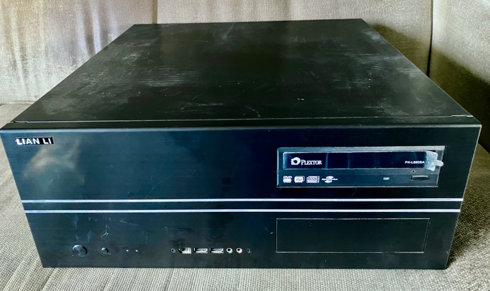 Custom Lian Li PC-C33 AMD Phenom II x4 955, 16GB RAM, Radeon HD 5570 3.20GHz