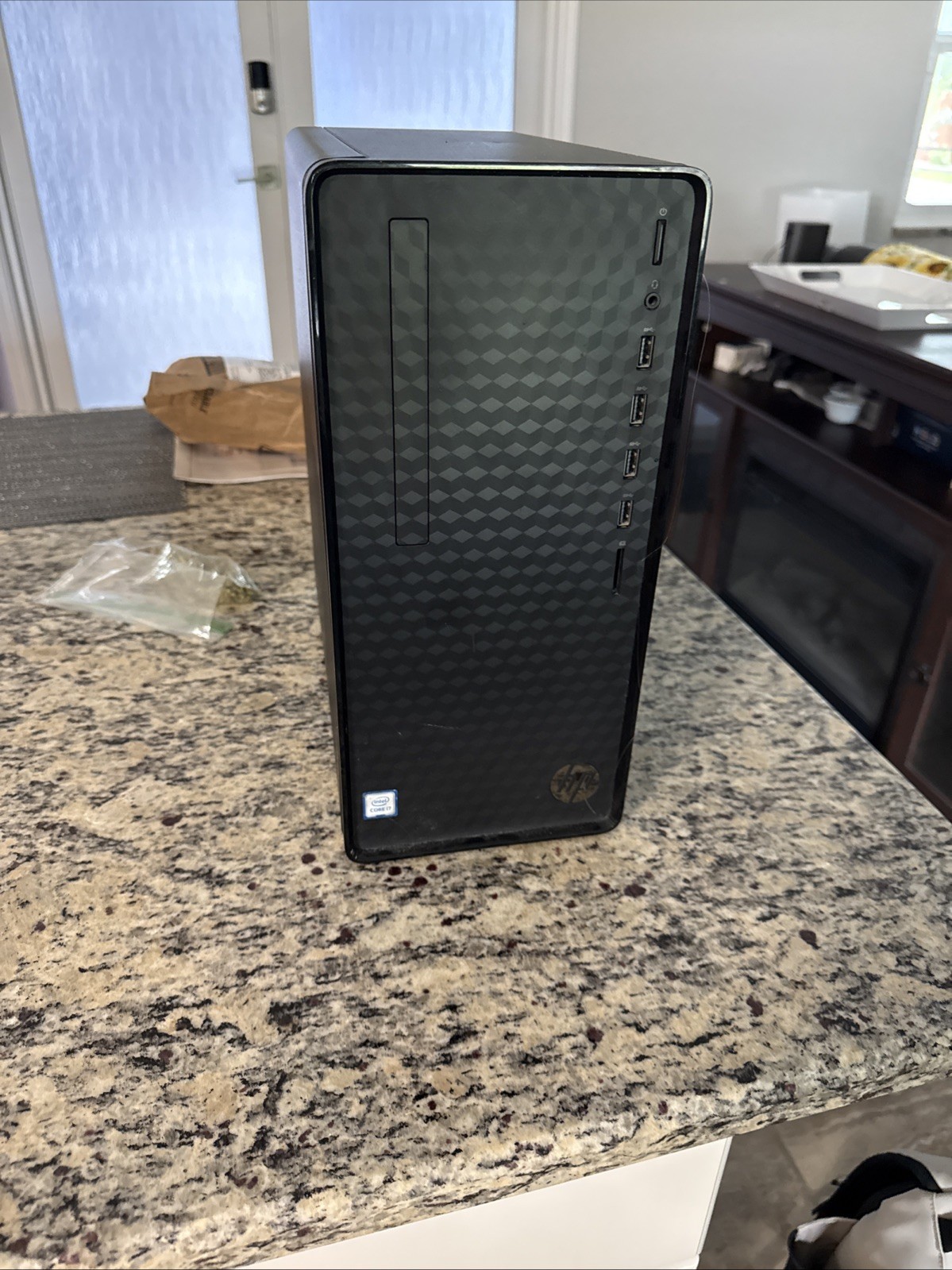 HP Desktop M01-F0134