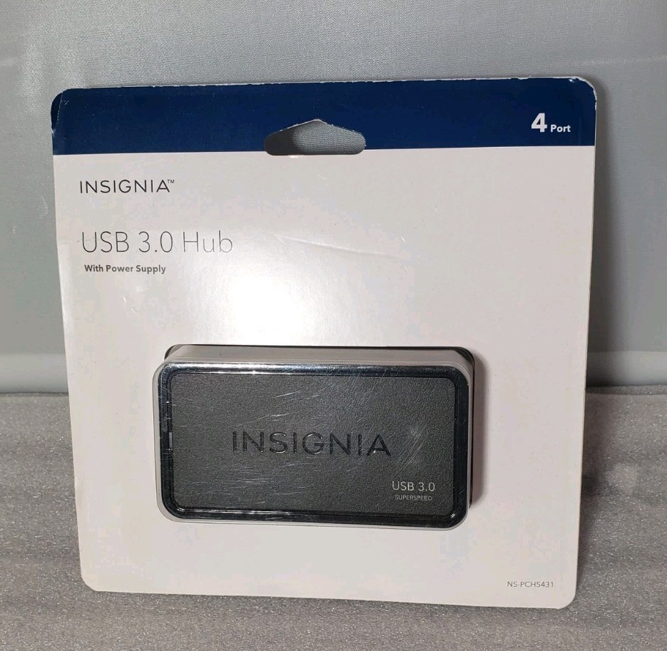 Insignia USB 3.0 Superspeed 4 Port Hub NS-PCH5431 with Power Supply