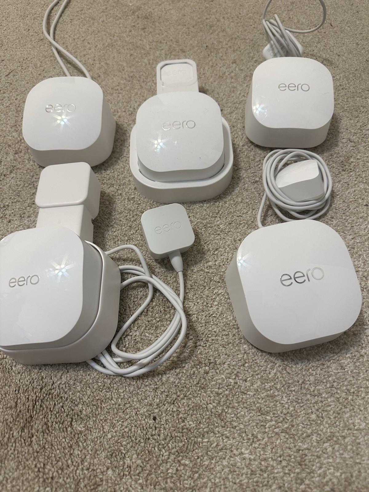 eero 6+ Plus mesh dual band wifi  4-pack R010001 and 1 eero 6