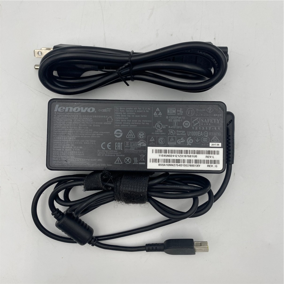 Lenovo 90W 20V AC Adapter 5A10J75109 5A10J46686 5A10J75116 01FR052 01FR041