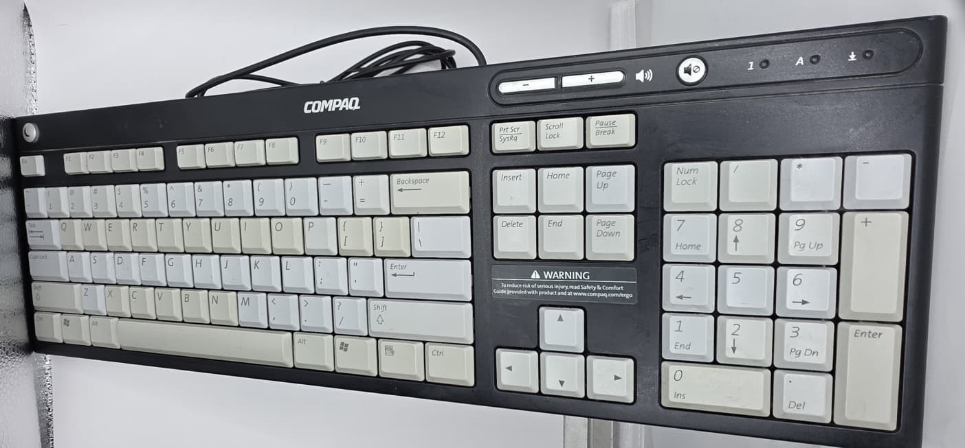 Vintage Compaq 5137 Wired Multimedia Keyboard PS/2 Grey/Black P/N 5188-0989