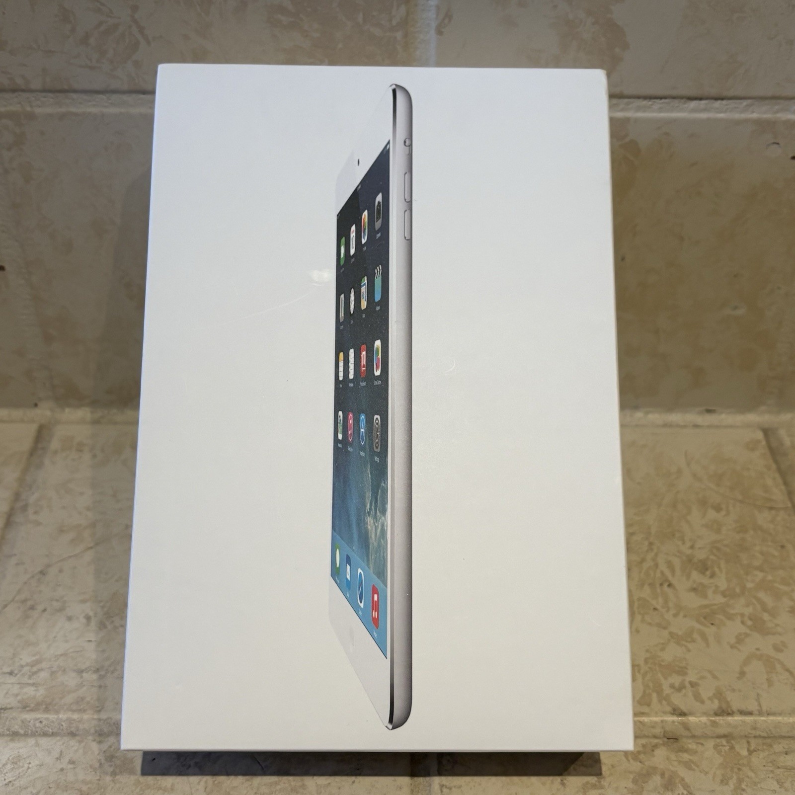 *EMPTY BOX ONLY* iPad Mini 2 32GB WiFi Silver Original Packaging A1489 W Charger