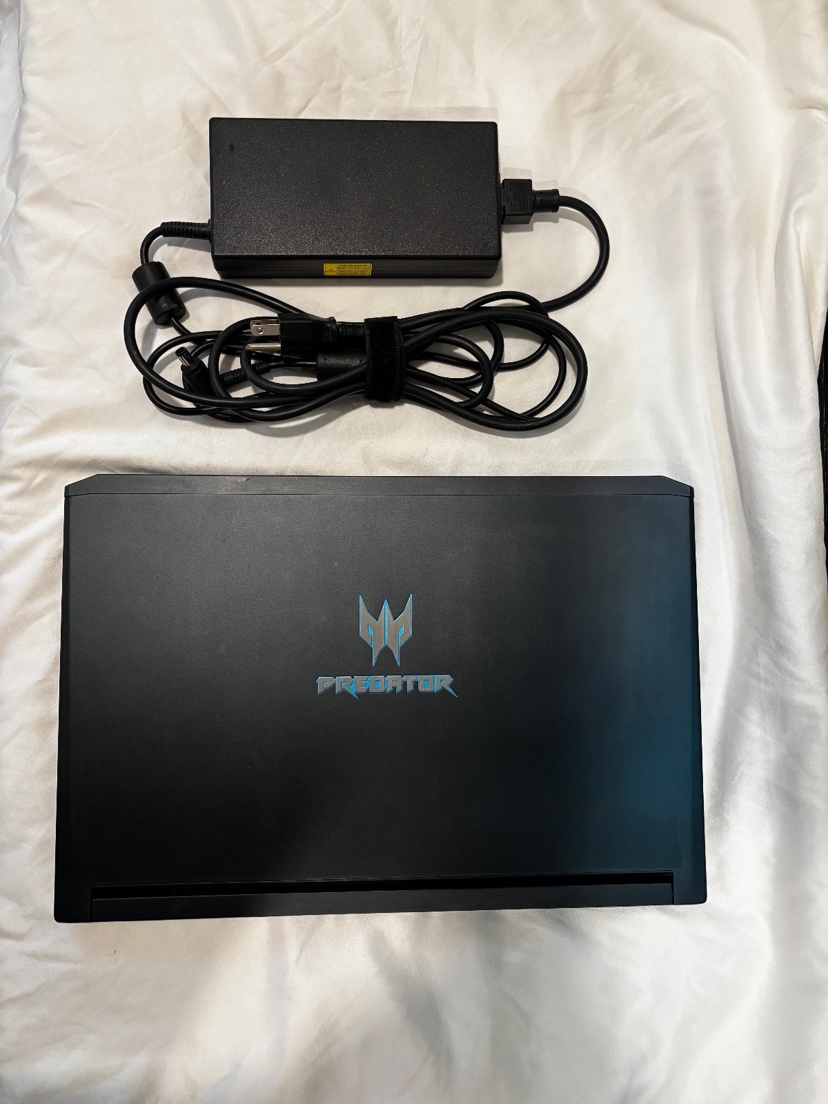Acer Predator Triton 700 PT715-51 i7-7700HQ GTX1080maxQ 32GB DDR4RAM 144Hz 1080p