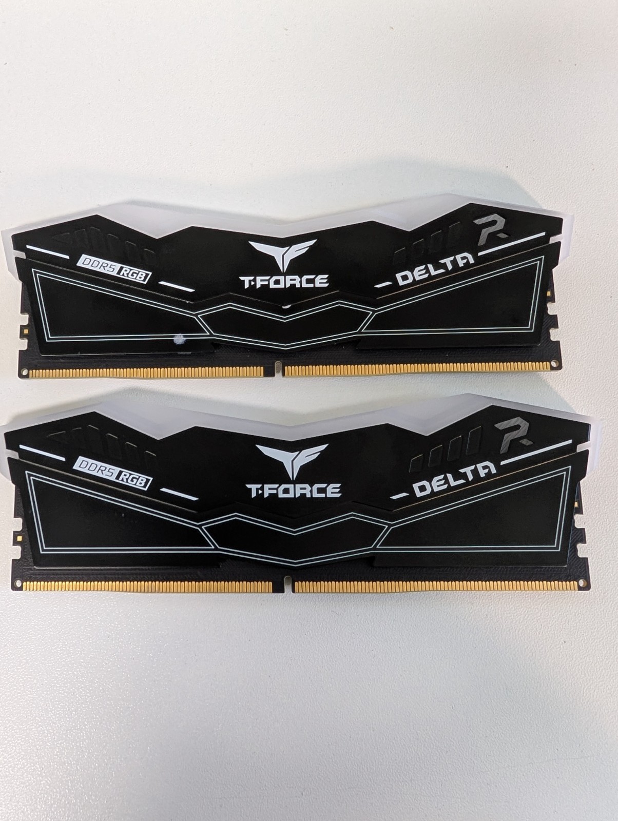 TeamGroup T-Force Delta RGB 32GB 2x16GB DDR5 5200 CL40 XMP 3.0