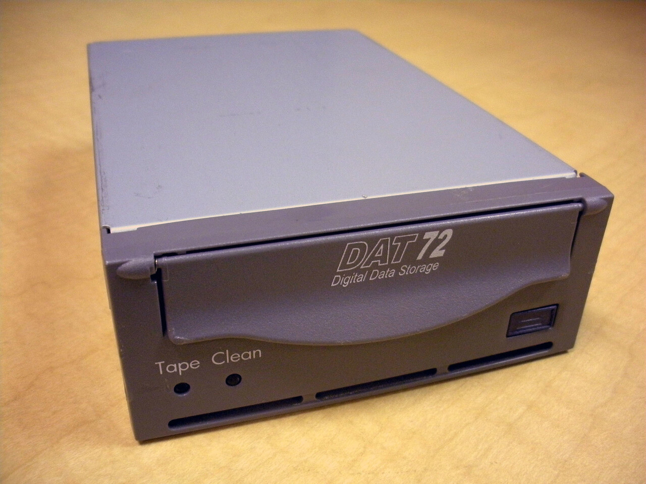 Sun 380-1328 36/72GB 4mm DDS-5 DAT72 Internal 3.5" LVD SCSI Tape Drive