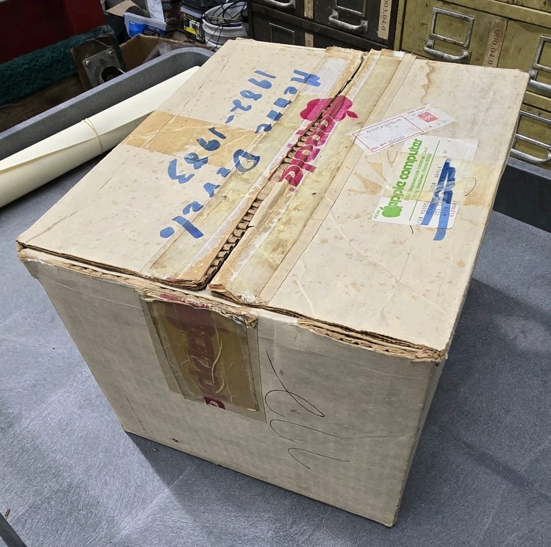 Original Apple SHIPPING BOX ONLY EMPTY Vintage 1984