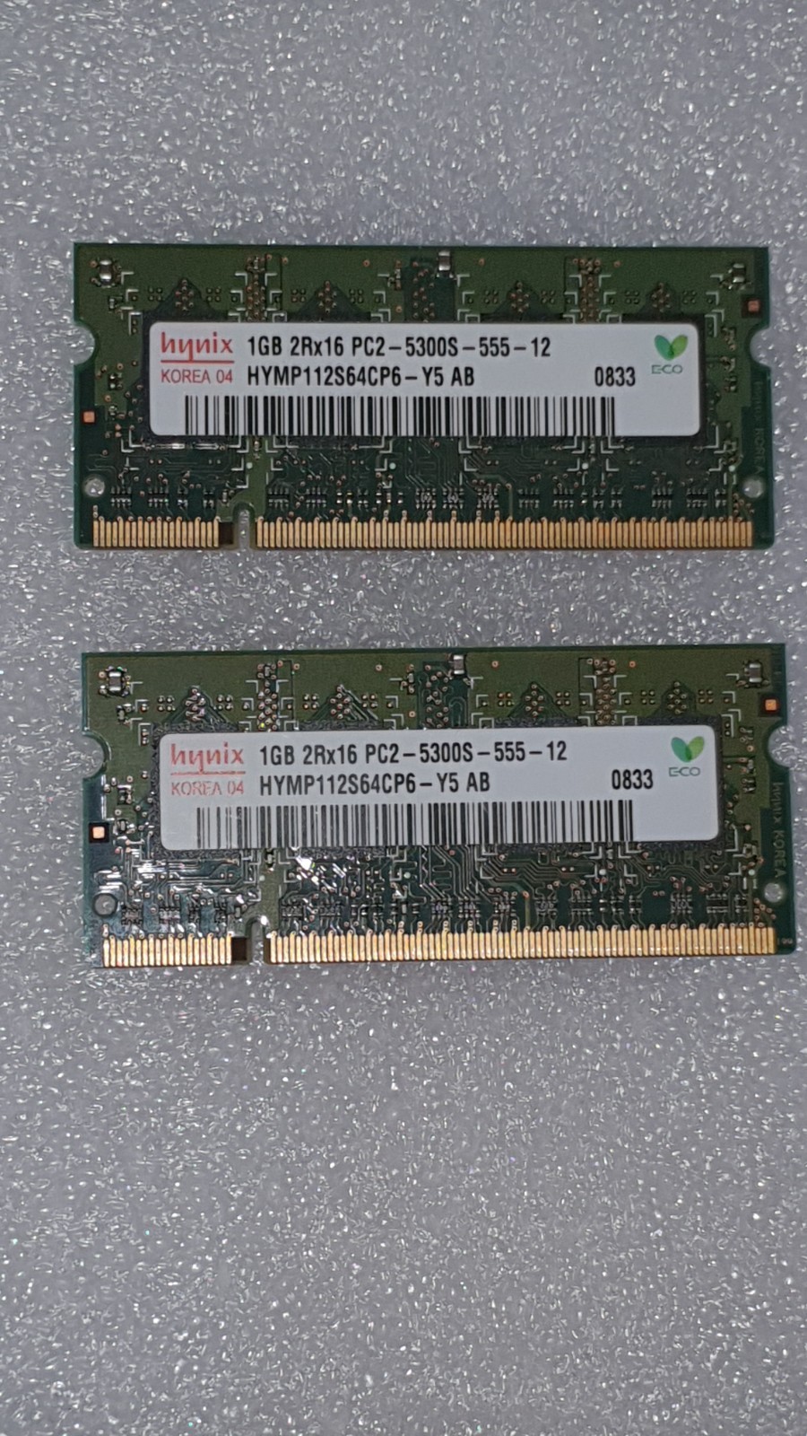 2x Hynix 1GB HYMP112S64CP6-Y5 AB PC2-5300S-555-12