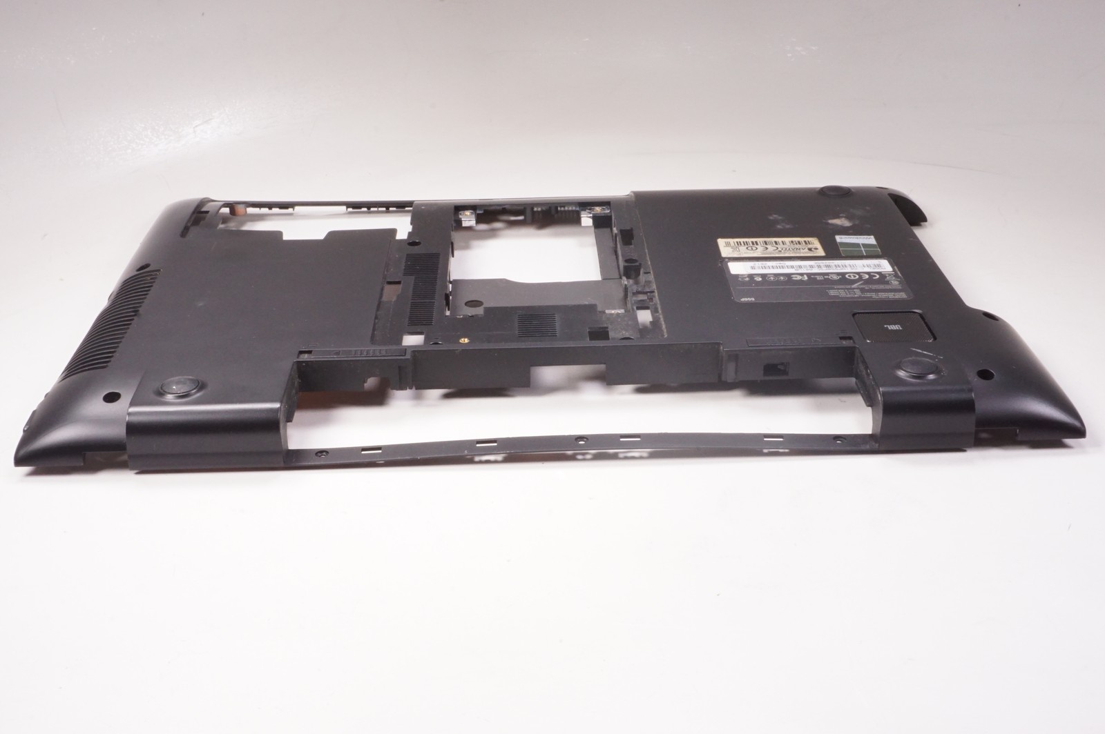 BA75-03755A Samsung Bottom Base Cover NP550P5C-A01UB np550p5c-a02ub 