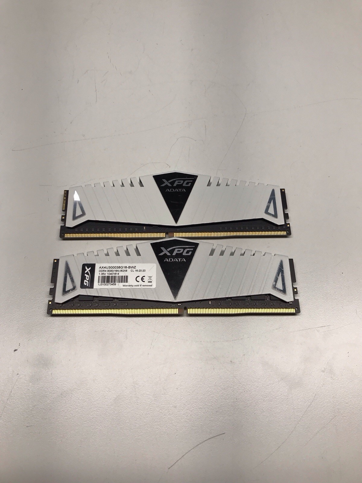 XPG ADATA 16GB 2x8GB PC4-24000 3000 MHz AX4U300038G16-BWZ