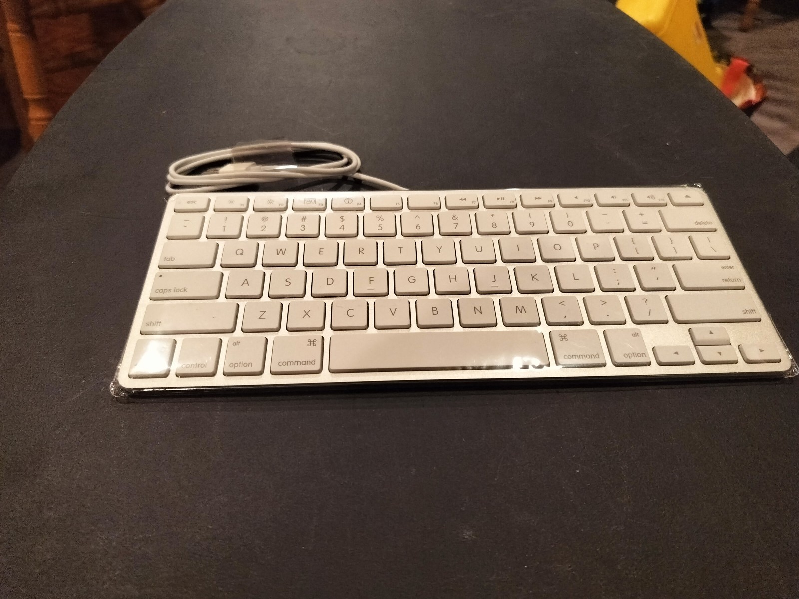 Apple Wired Keyboard A1242 - US English
