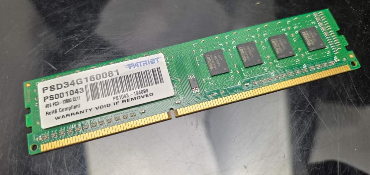 Patriot Signature 4GB DDR3 PC3-12800 1600MHz CL11  Memory Module PSD34G160081
