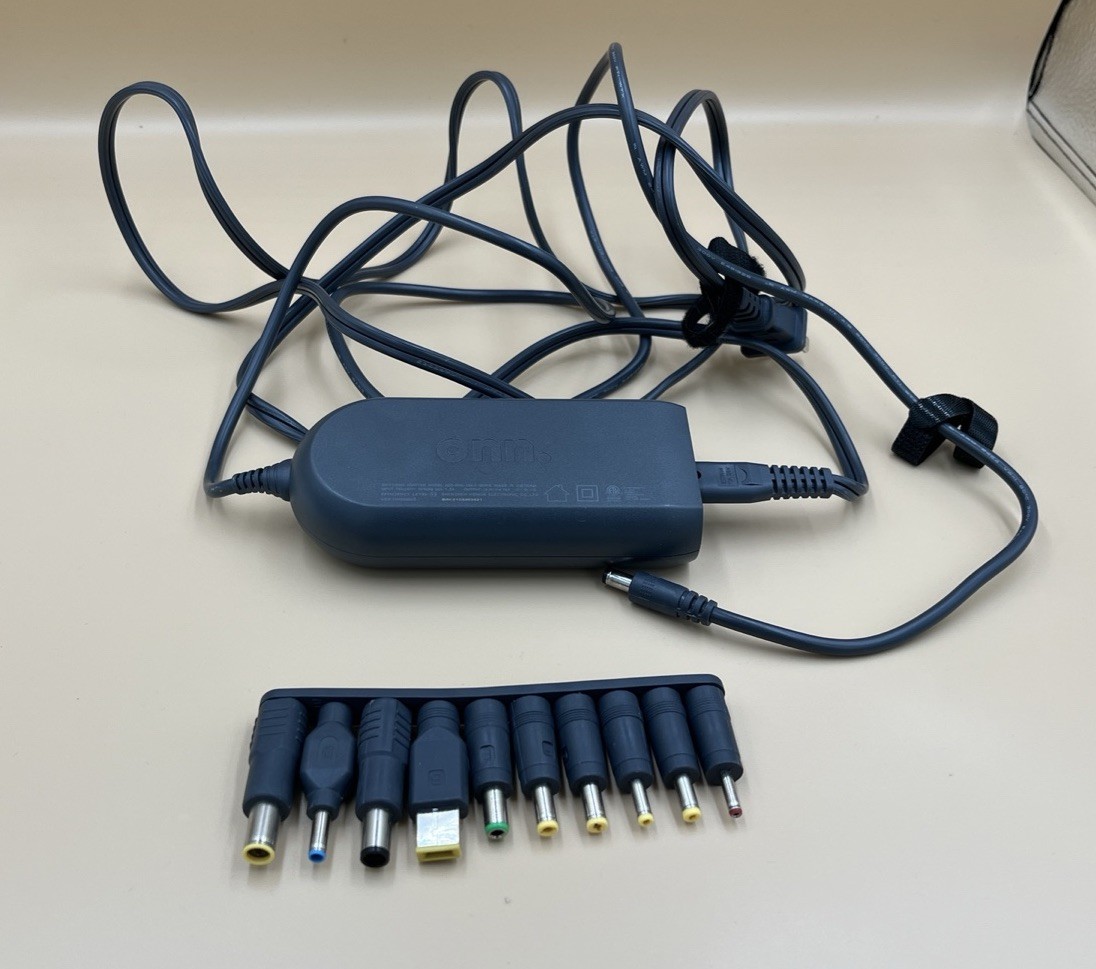Onn Switch Adapter ADS-90SL 100-240V Replacement Laptop Cord W/ 10 Input Tips