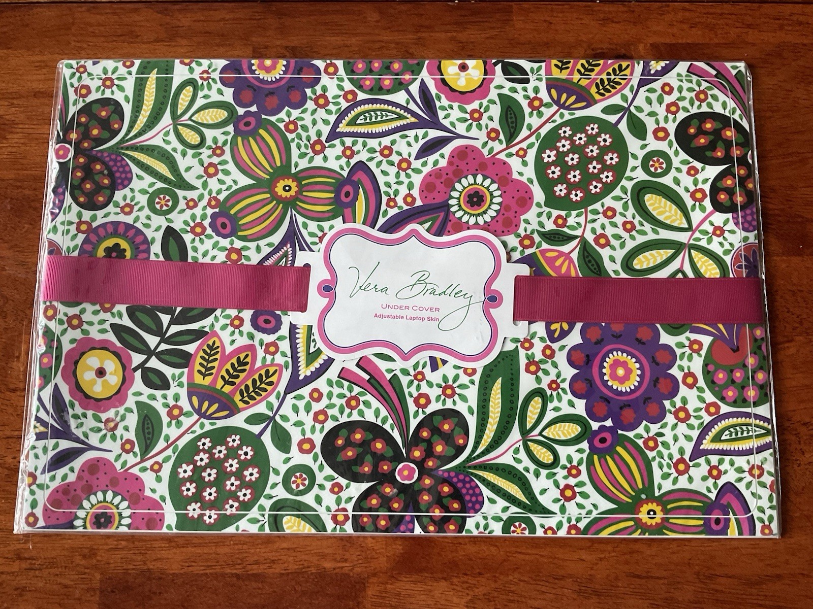 Vera Bradley Under Cover Adjustable Laptop Skin Viva La Vera Pattern