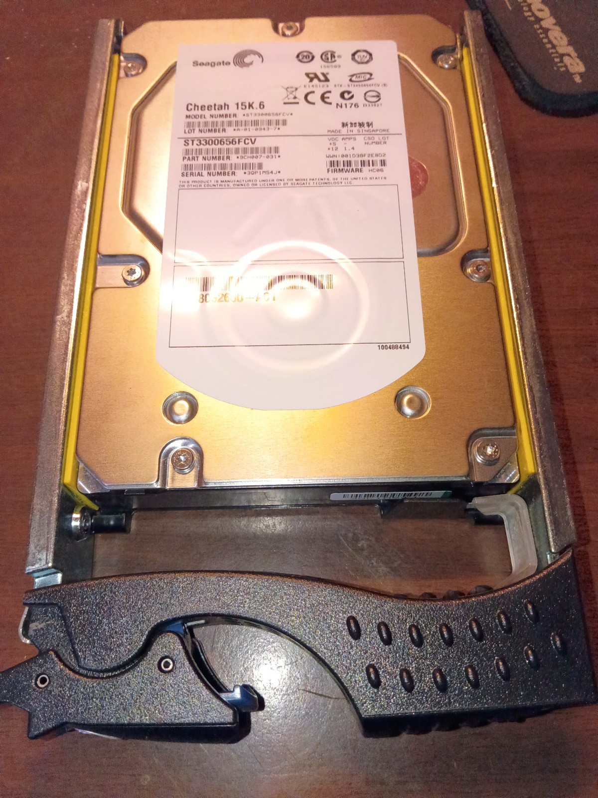 Dell st3300656fcv 300GB 15K RPM 3Gb/s SAS 3.5" HDD w/ tray