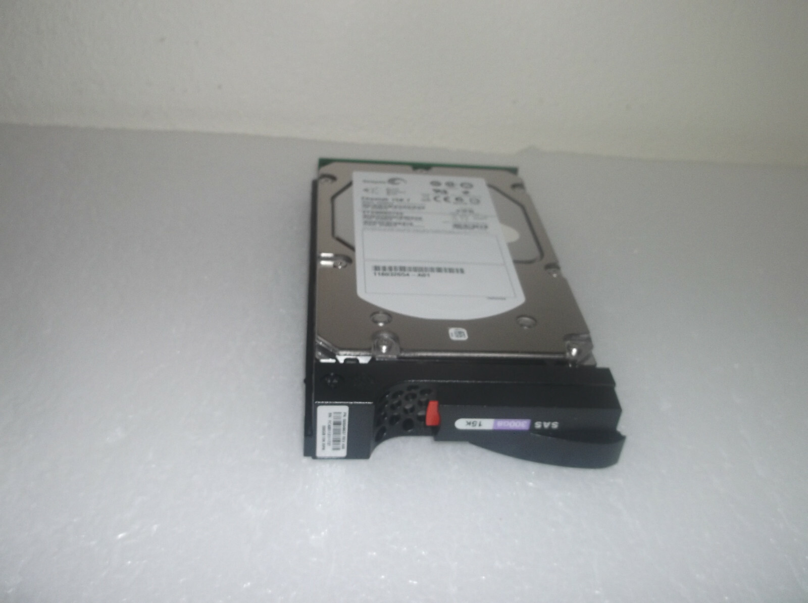 EMC 005049037 300GB 15k SAS  6Gbps  HARD DRIVE V2-PS15-300  VNXe3100 VNXe3150 
