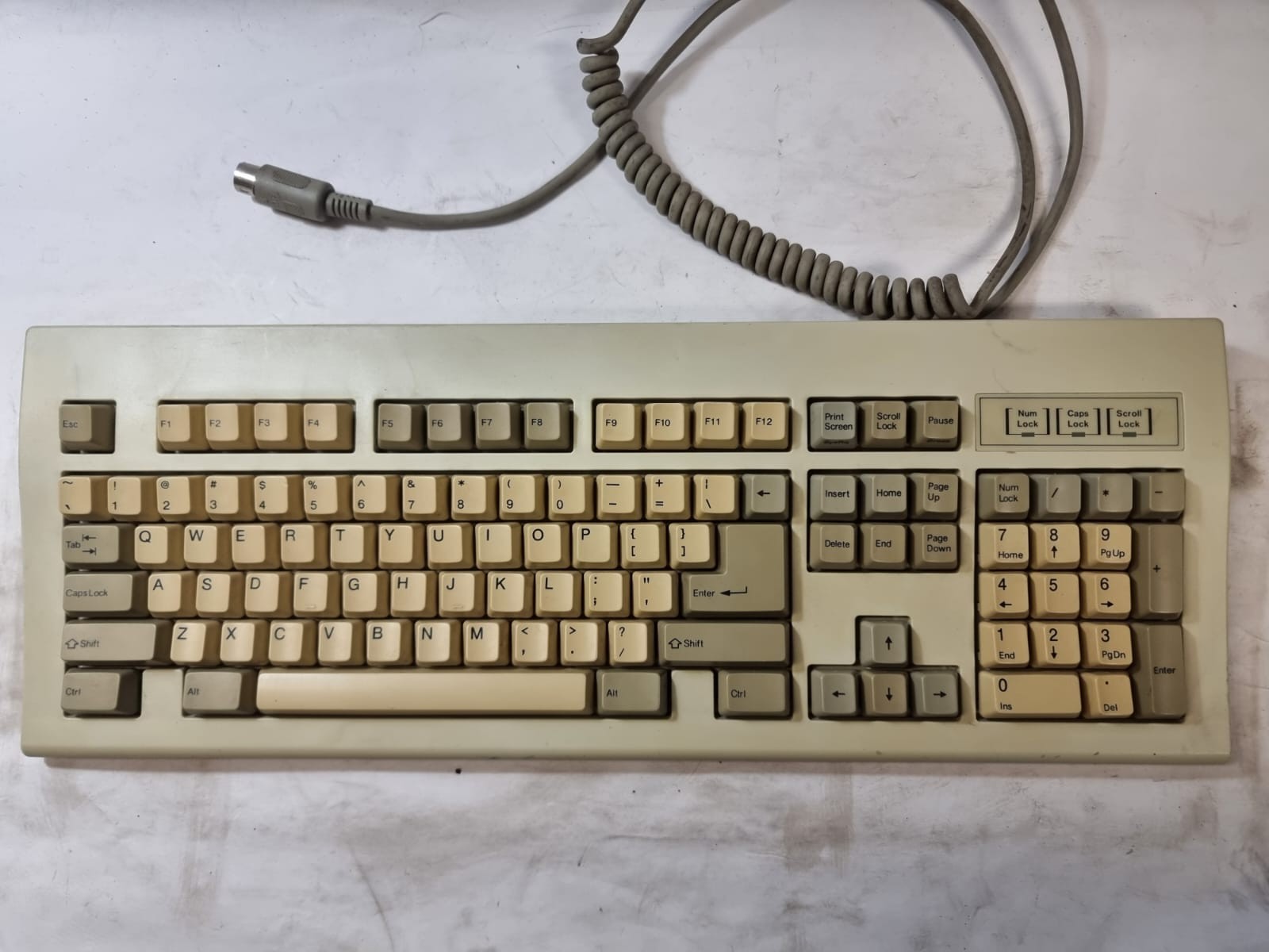 Vintage Chicony KB-5311 AT 5 din plug Keyboard / FCC: E8HKB-5311 / Clean