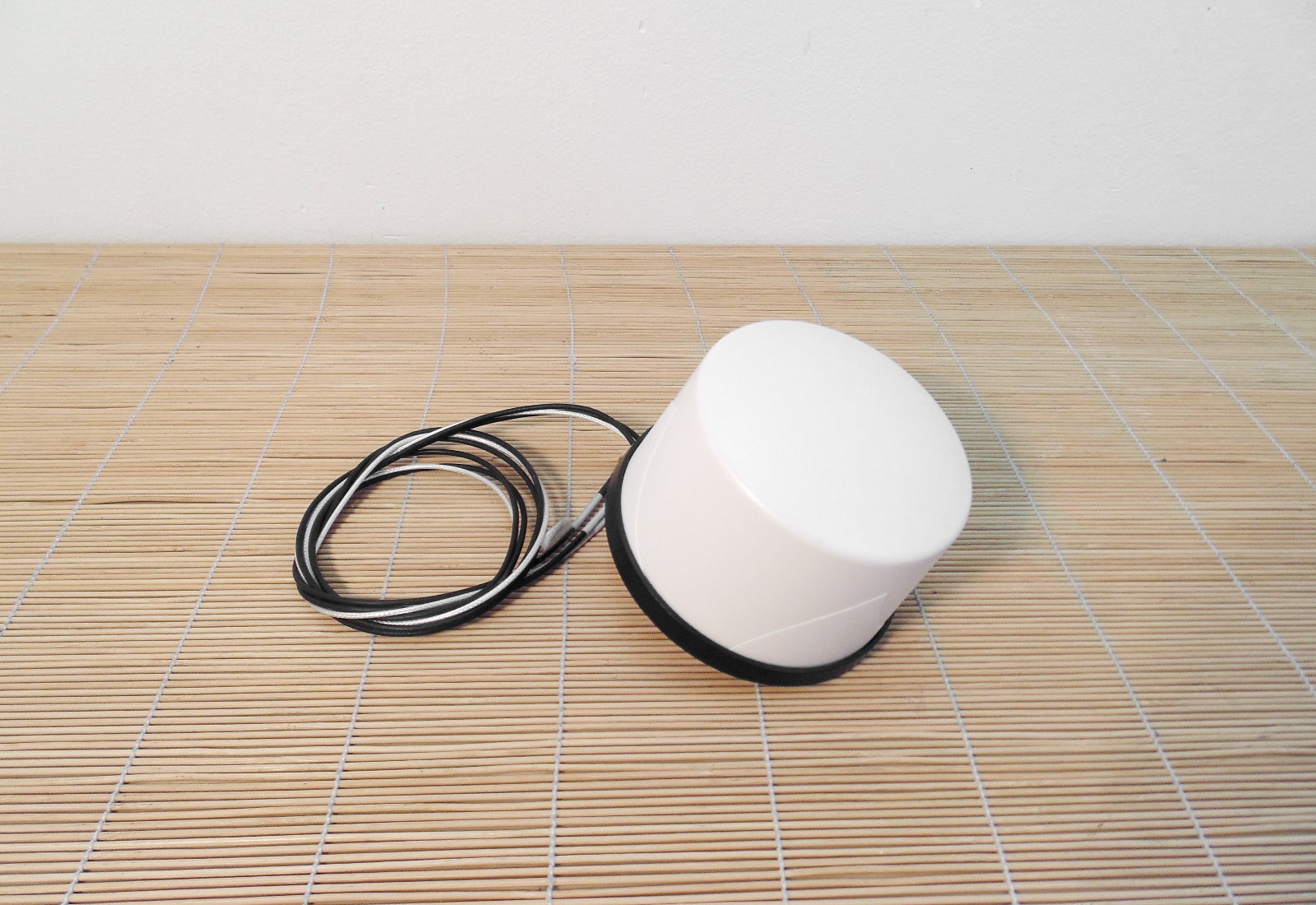 Cisco 4G-LTE-ANTM-O-3-W Dual LTE Single GPS Multi-band Antenna 2.5dBi