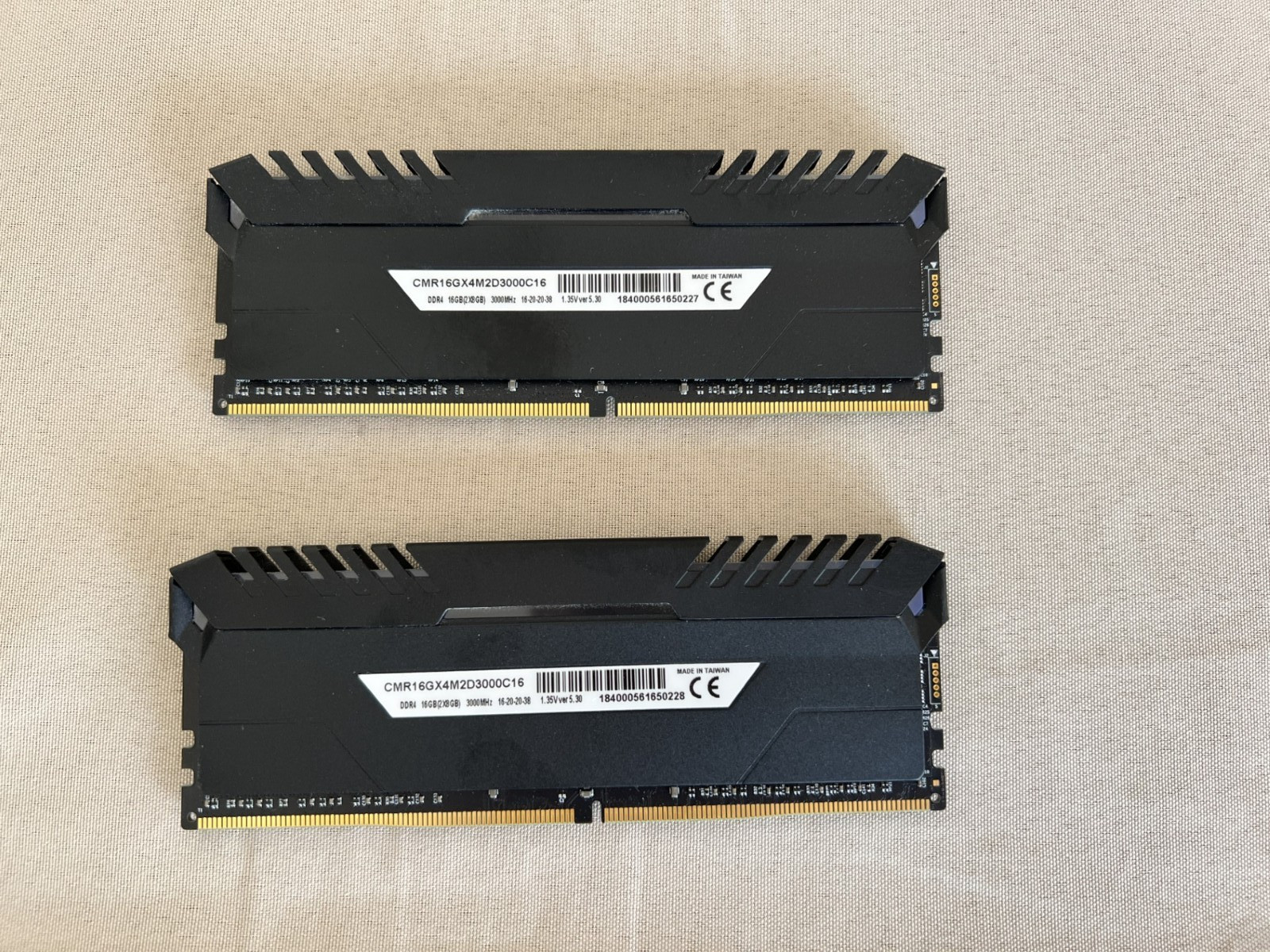 Corsair Vengeance RGB CMR16GX4M2D3000C16 DDR4 16GB(2x8GB) 3000MHz