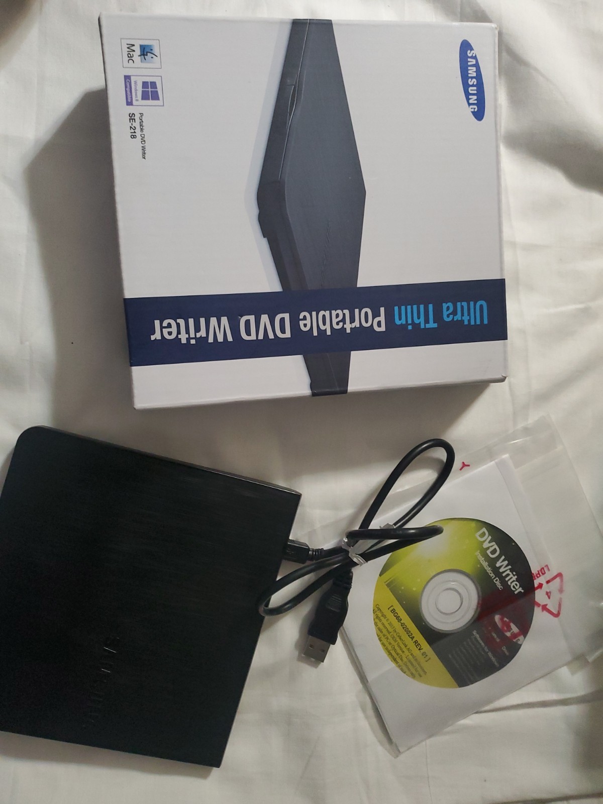 Samsung Ultra Thin Portable DVD Writer Model SE-218