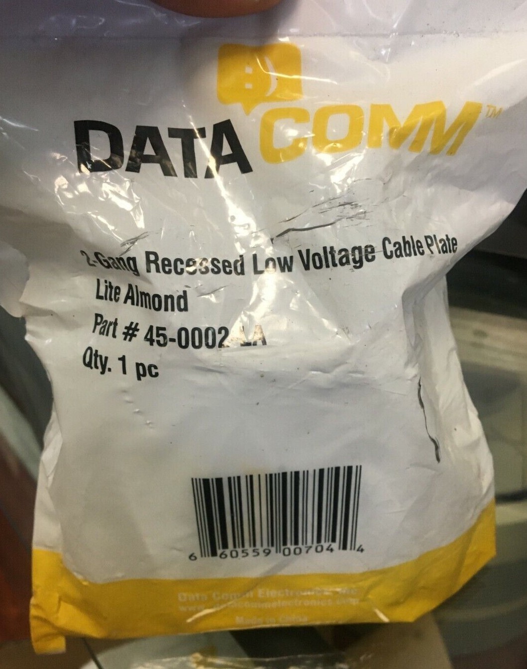 Datacomm Electronics 2 Gang Recessed Low Voltage Cable Plate 45-0002-LA,  Q5