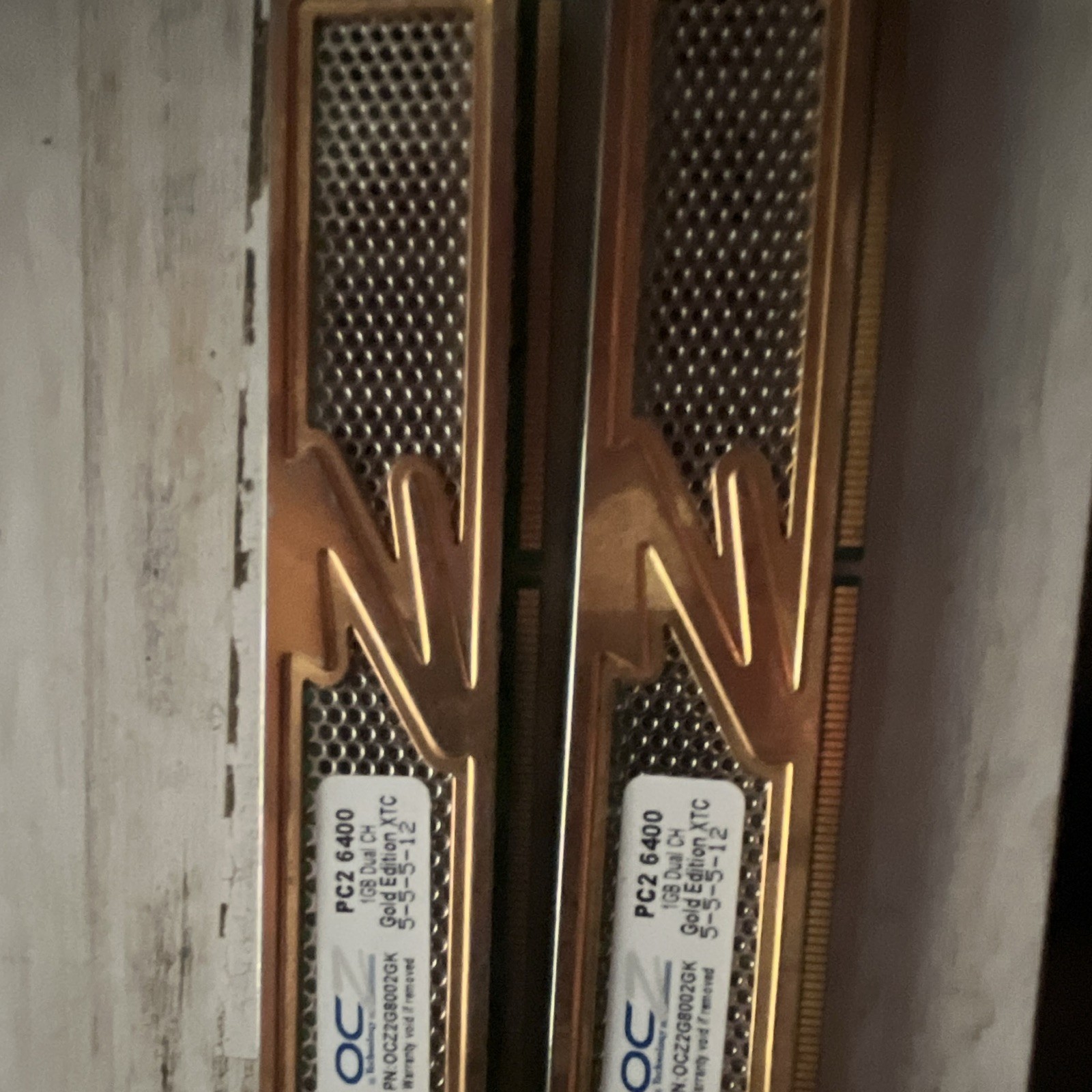 OCZ Gold Edition XTC 2GB (2x1GB) DDR2-800 PC2-6400 240-Pin DIMM OCZ2GB8002GK