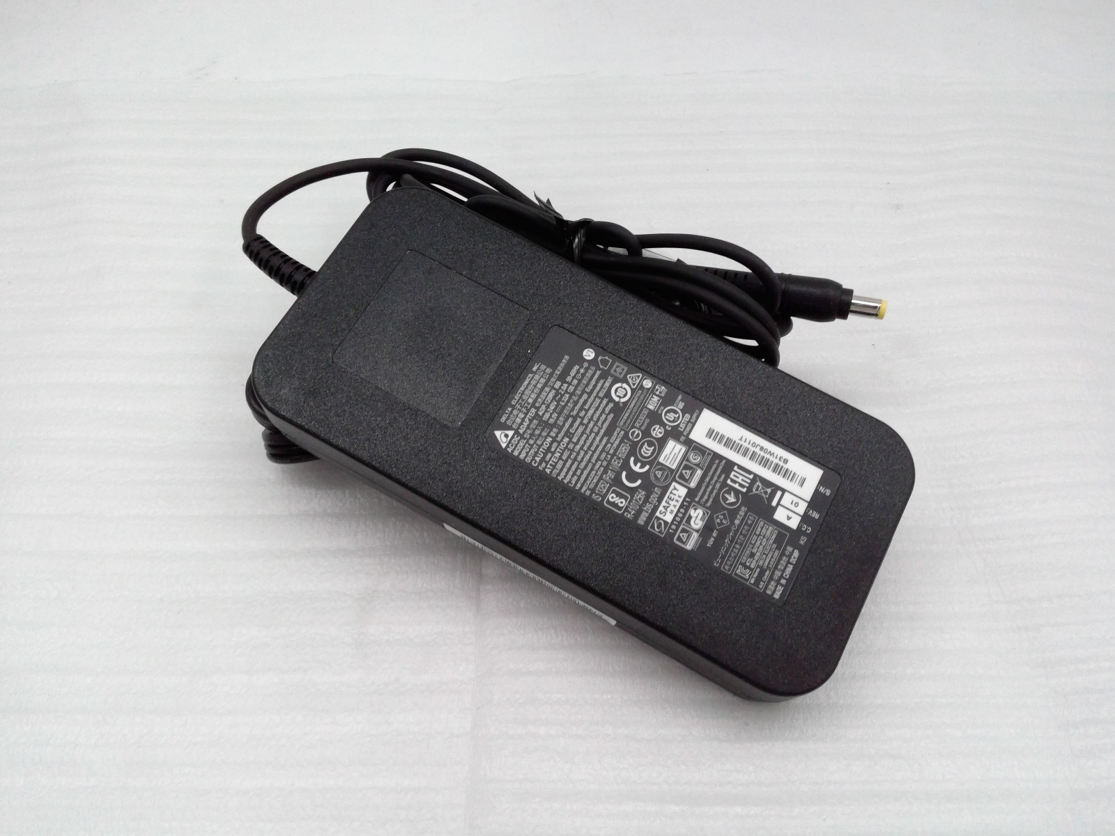 Genuine Delta ADP-120RH BB 19V 6.32A 120W Charger  AC/DC Adapter 5.5mmx1.7mm
