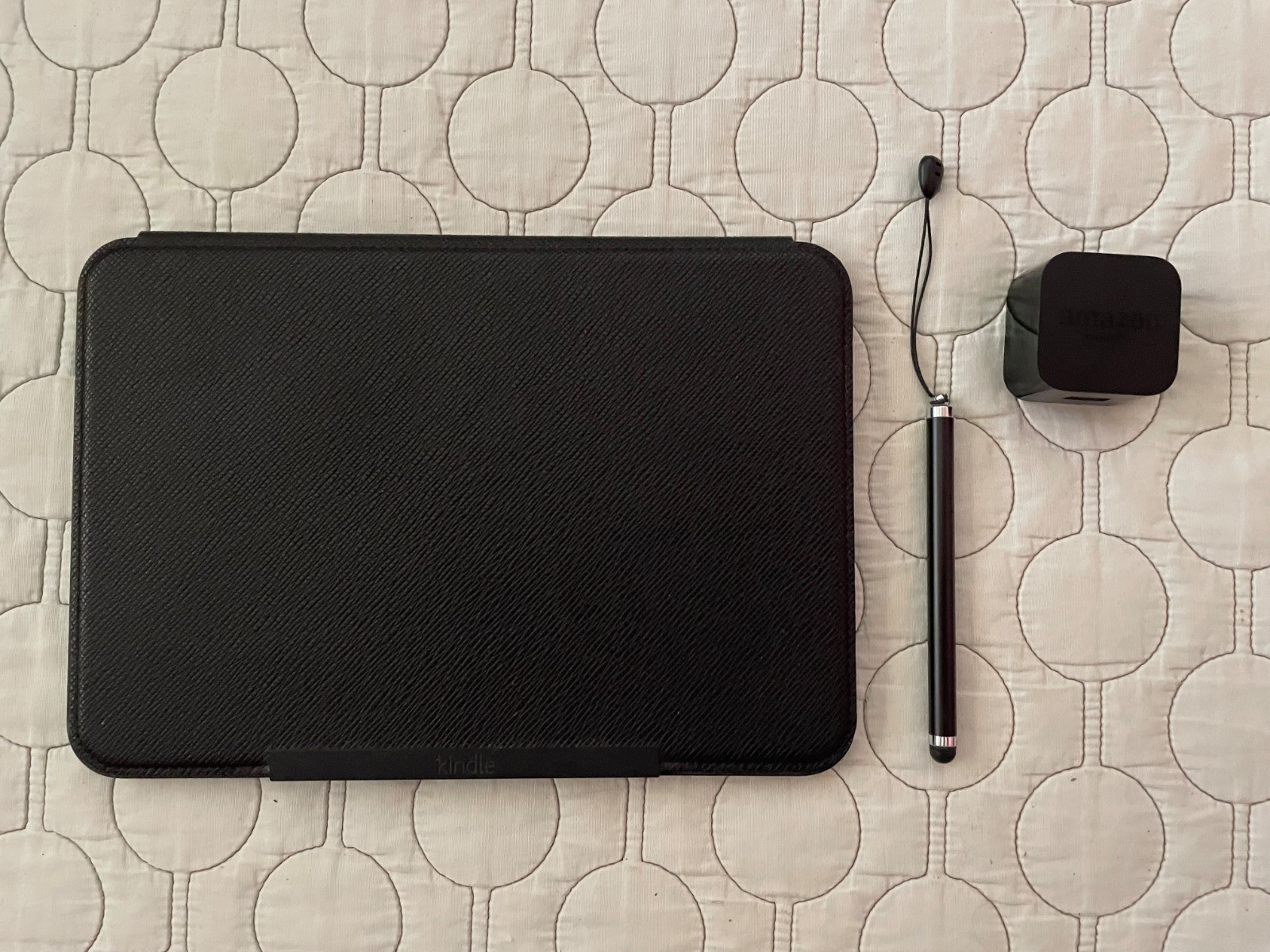 Amazon Basics Kindle Fire HD 8.9" Case with Stylus and 9W Power Adapter