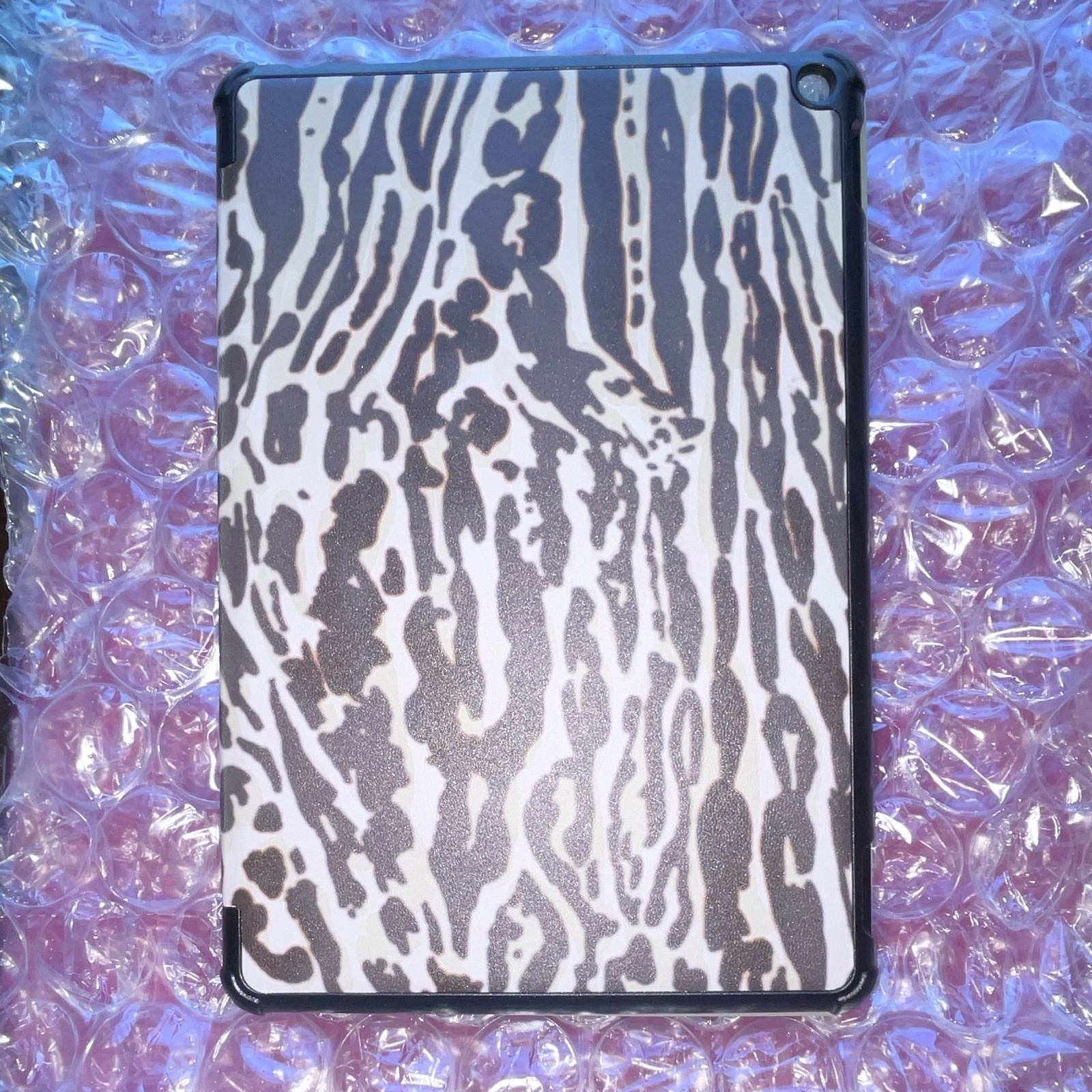 Case-Mate No. 10 Folding Folio 10 in Tablet Case Stand Gray/White Animal