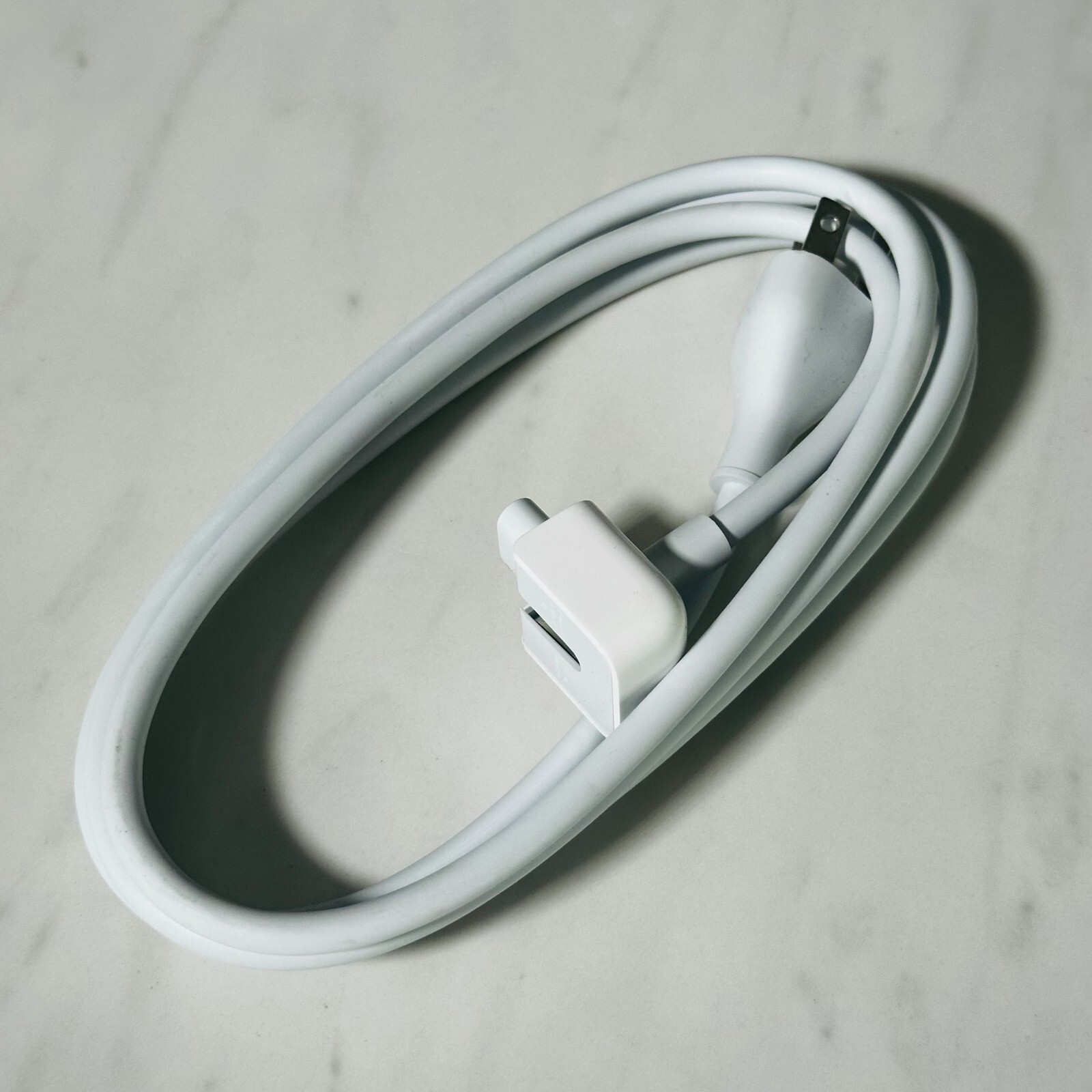 Genuine Longwell  Apple AC power adapter 2.5a 125v E344534