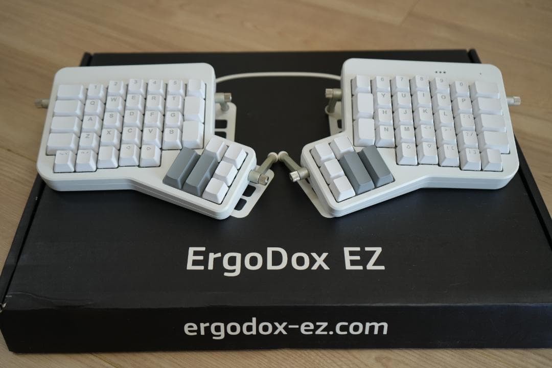 ErgoDox EZ Mechanical Keyboard White Split Layout Tent Kit Wrist Rest JP