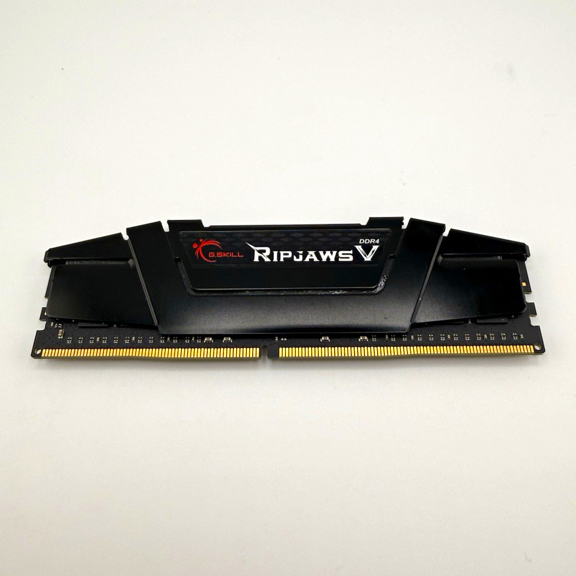 G.SKILL Ripjaws V 32GB (1x32GB) DDR4-3200 288-Pin DIMM XMP 2.0 F4-3200C16S-32GVK