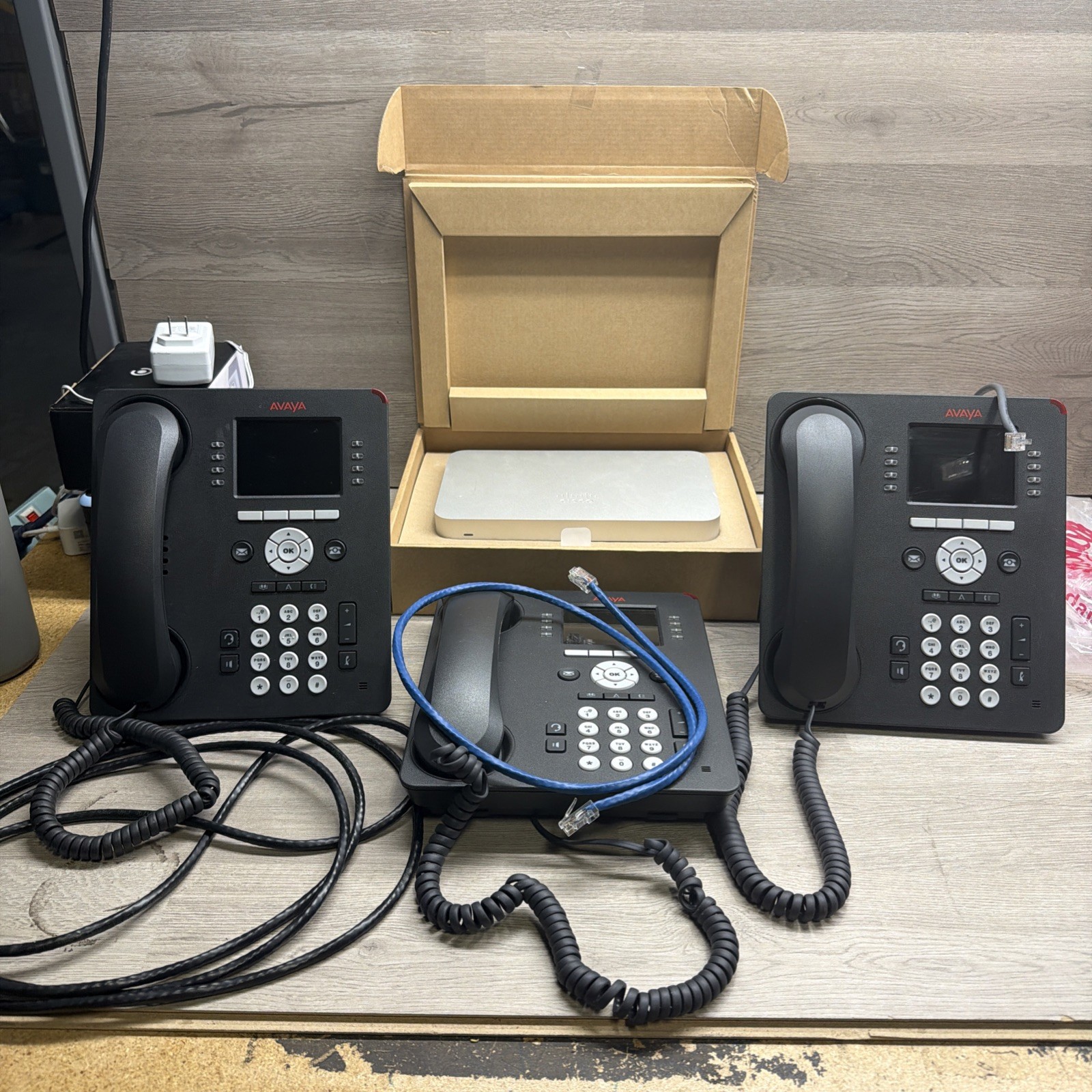 4 Avaya 9611G Phones w/hdmi for each 3 used 1 new open box READ DESCRIPTION
