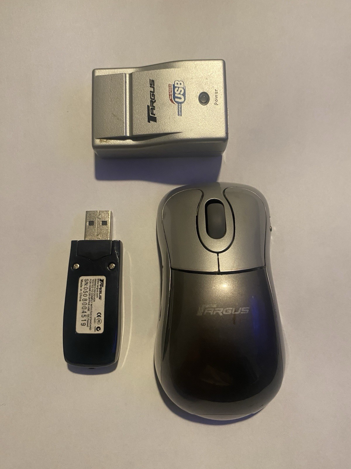 Targus Wireless Optical Mouse With USB Adapter & USB HUB PAWM10