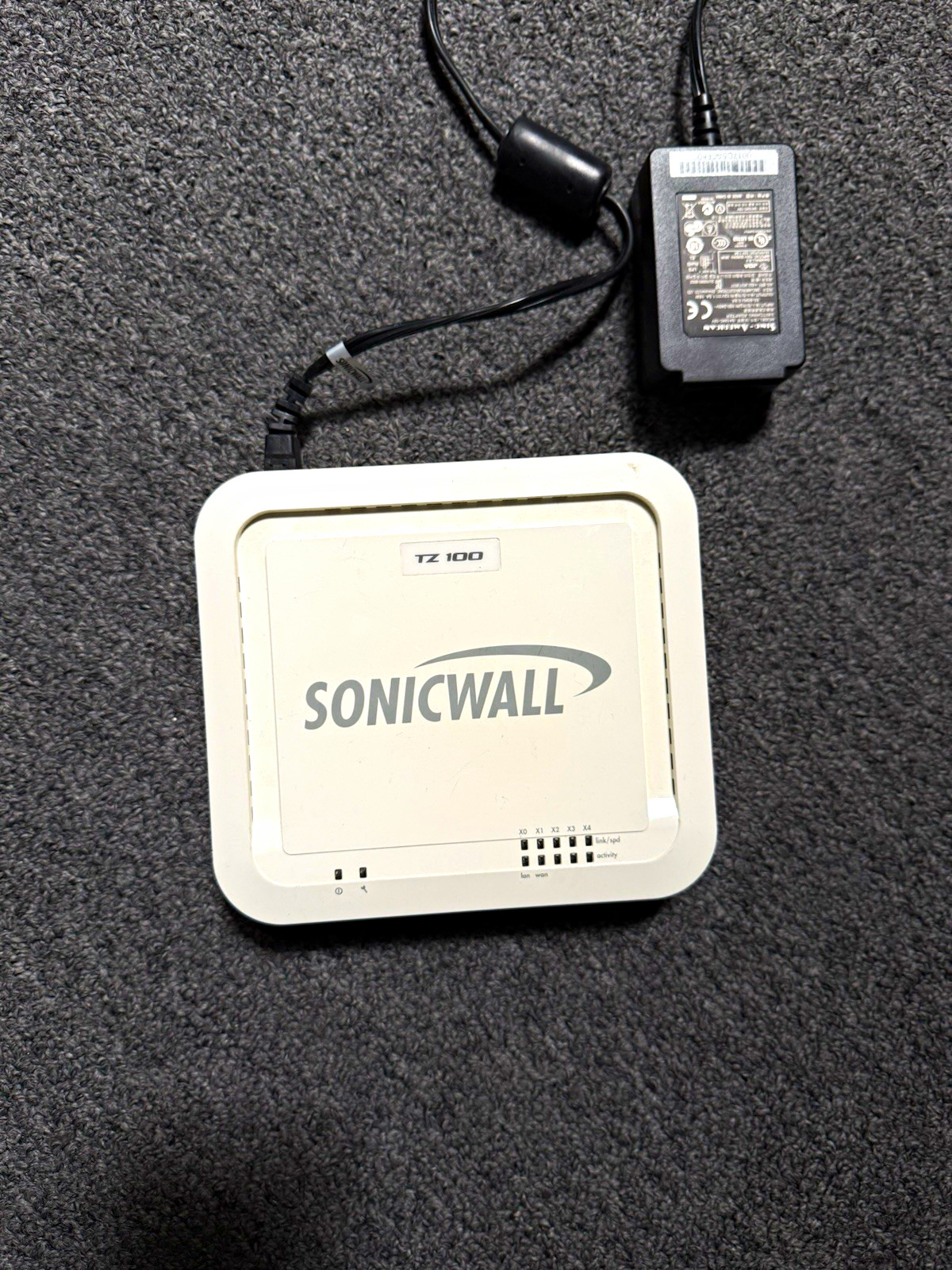 SonicWALL TZ 100 Firewall Security Appliance APL22-07F Preinstalled w/Adapter