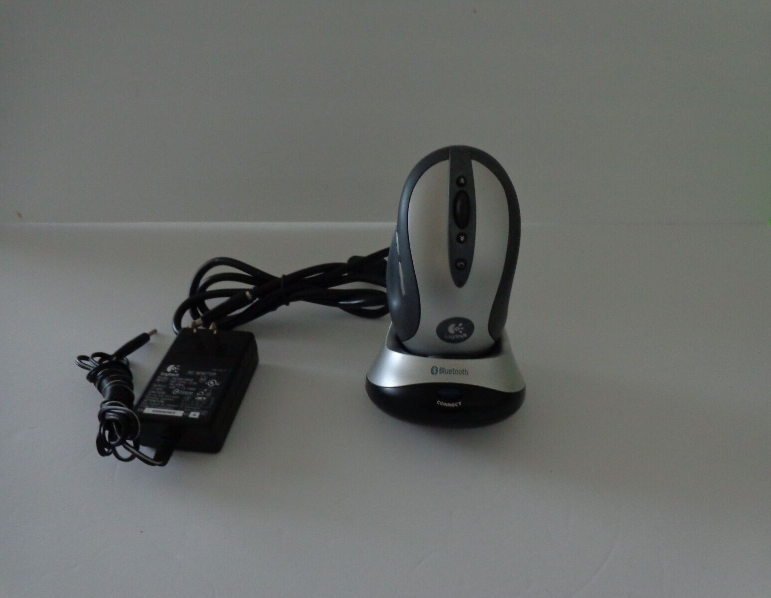 Logitech MX900 Bluetooth Cordless Optical Mouse