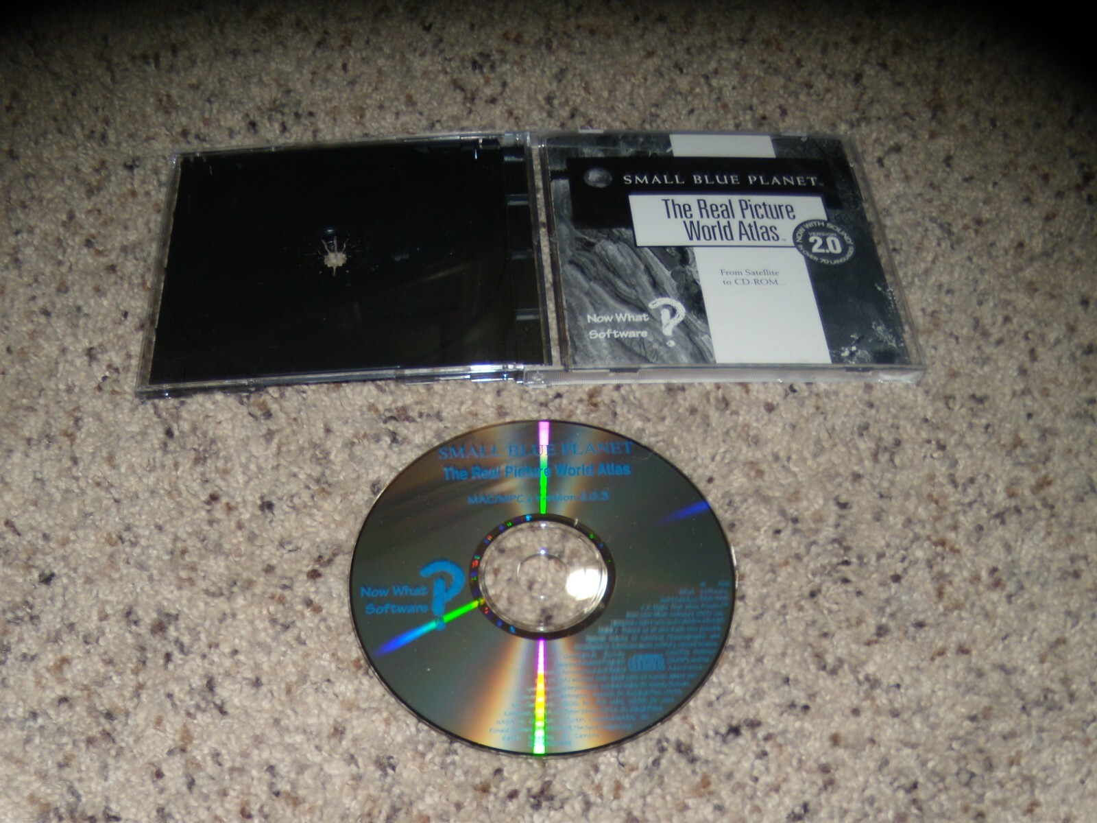 Small Blue Planet The Real Picture World Atlas (PC/MAC) Near Mint CD