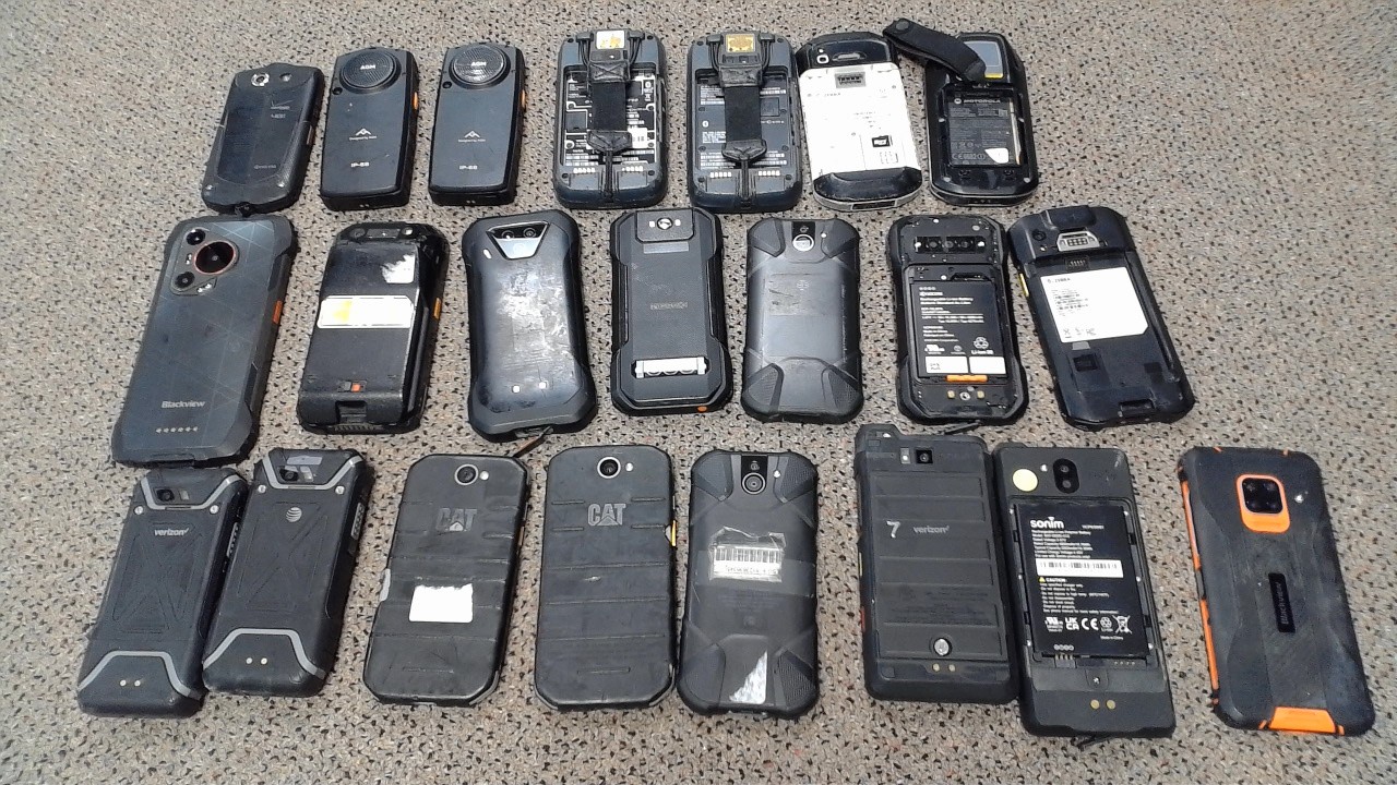 Lot of 22 Non-Working Rugged Smartphones and Scanners Honeywell, CAT, SONIM