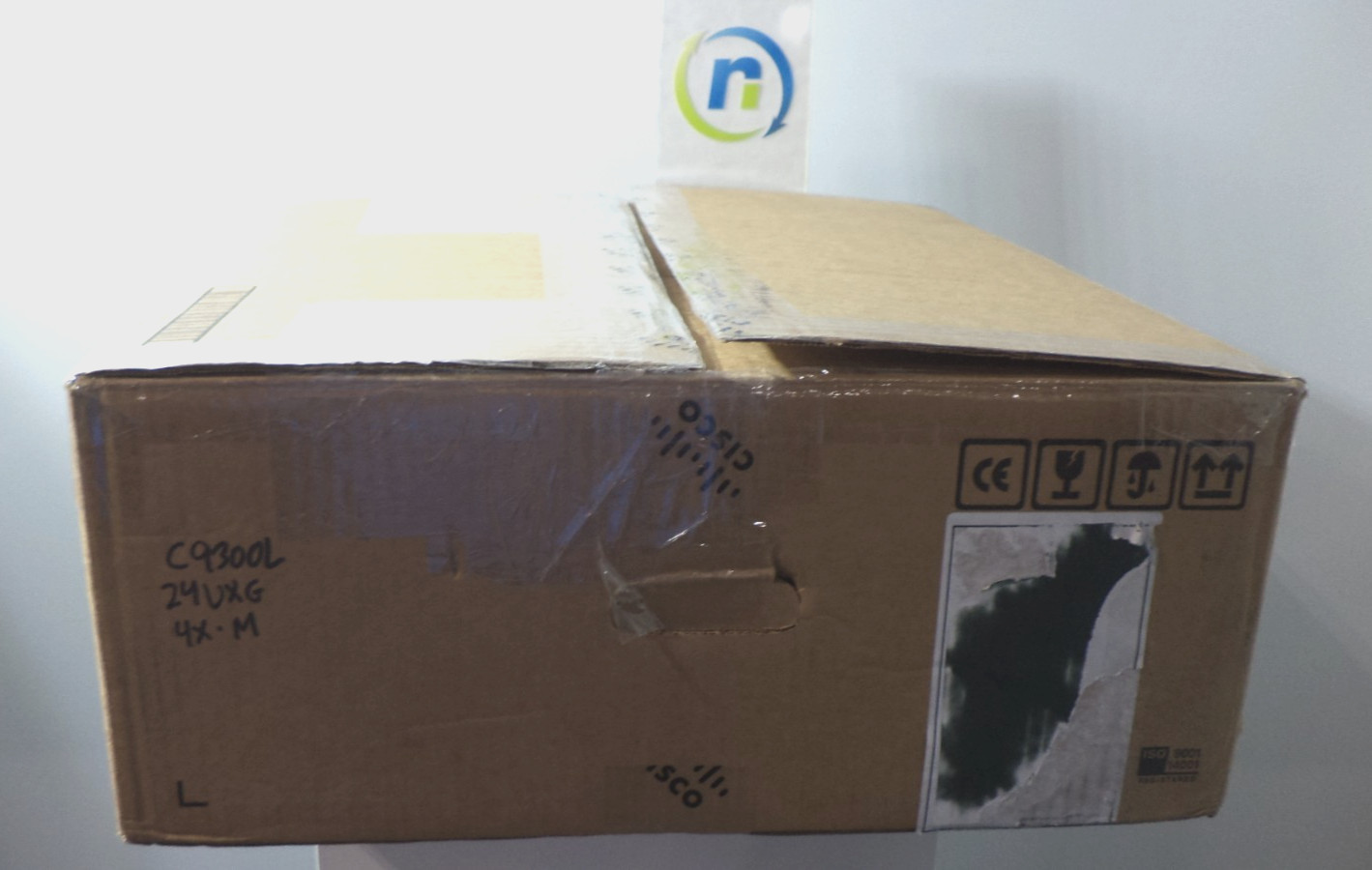 Cisco C9300L-24UXG-4X-M Catalyst 9300L 24x Multigigabit Switch w/ 4x10G - 1 YR W