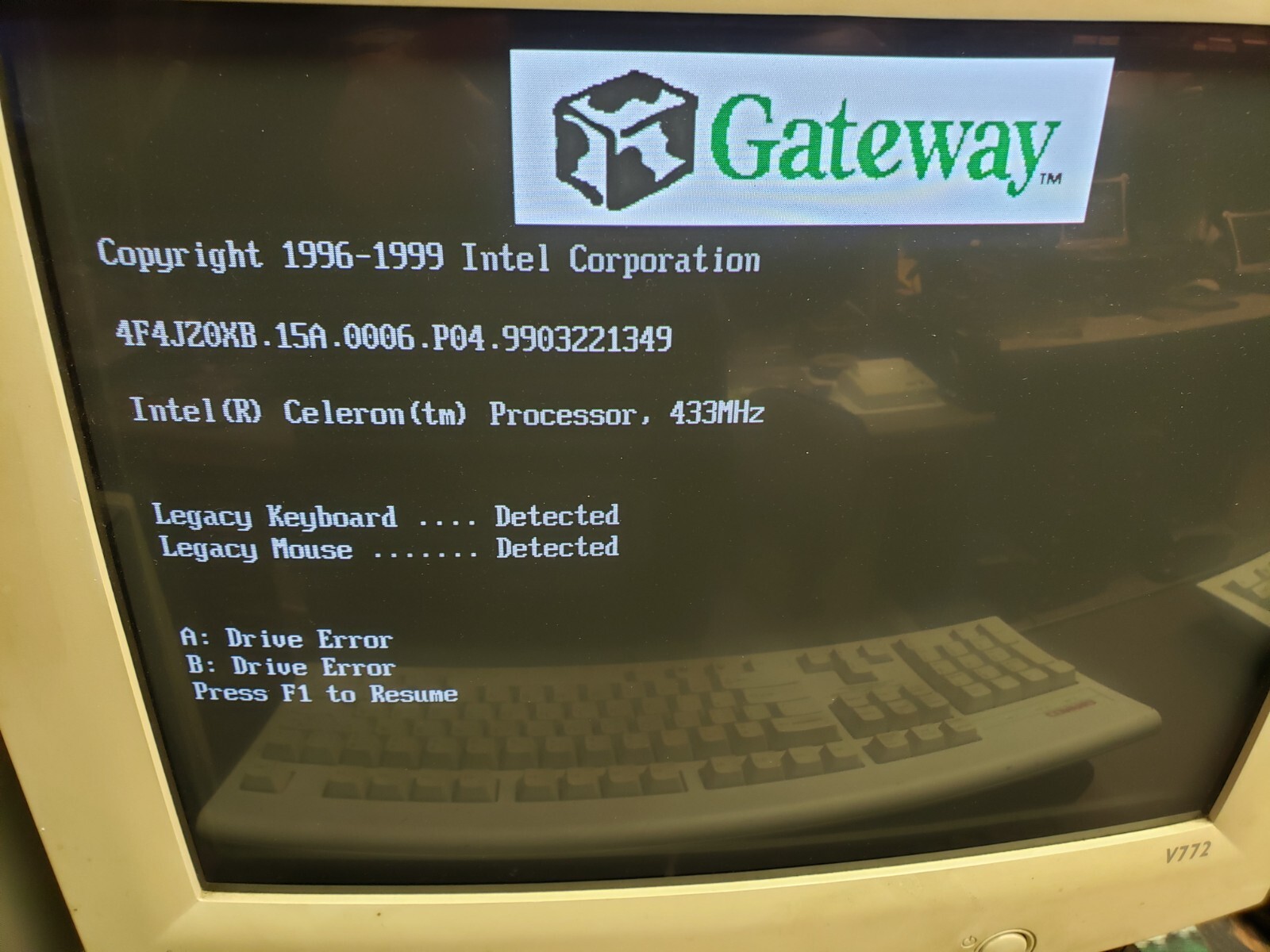 Gateway HP Motherboard E13976 128Mb Ram, 433 Mhz Celeron 729475-203 Tested