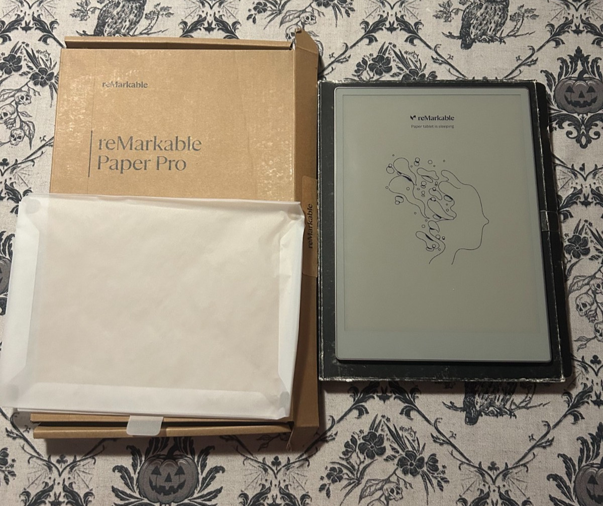 ReMarkable  Paper Pro 11.8" Portable Drawing Tablet RM02A Gray