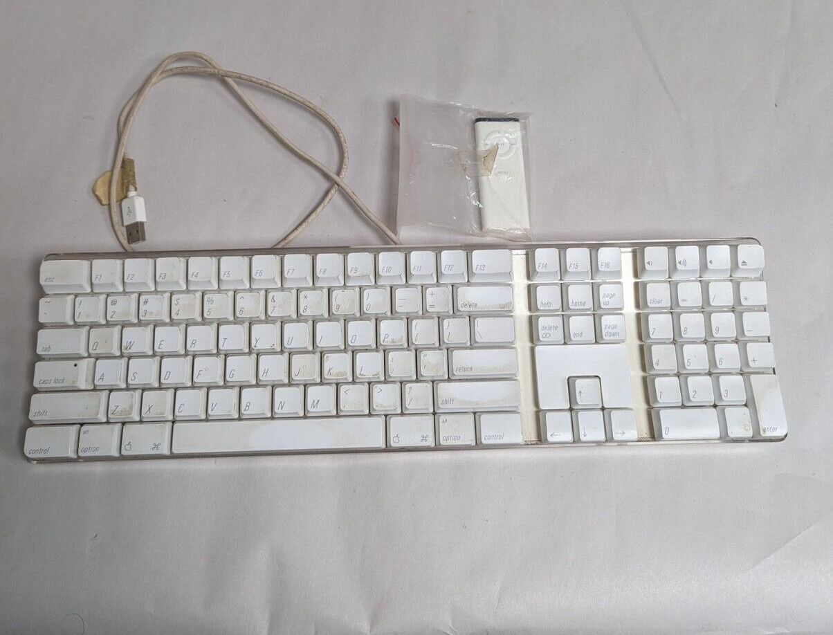 Apple White Wired Keyboard A1048 +remote 2 USB Port for iMAC Tested / DIRTY