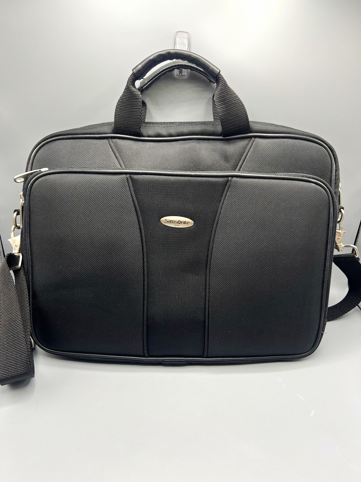 Samsonite 937795 Black 17” Laptop Briefcase Messenger Shoulder Bag Business