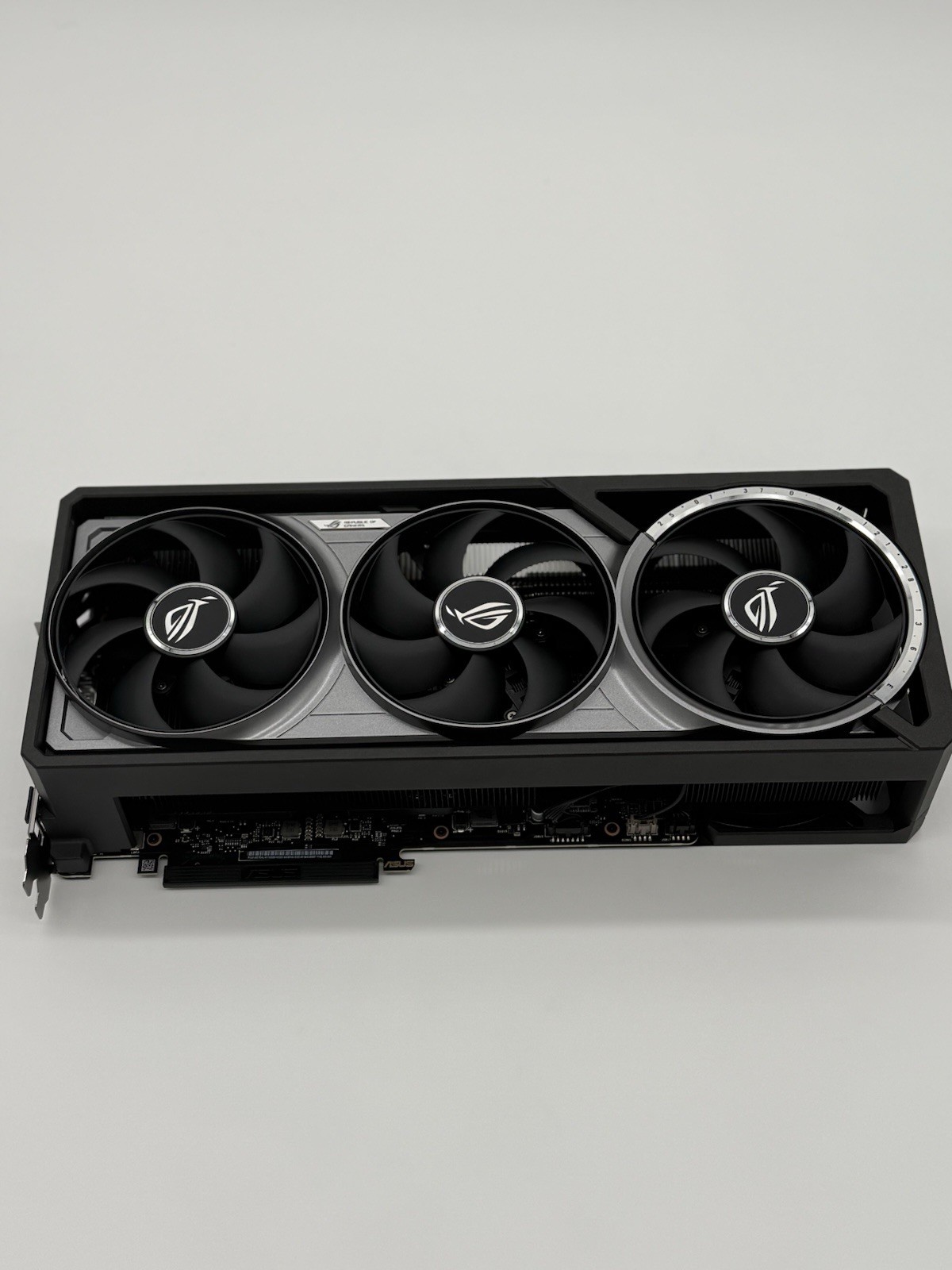 ASUS ROG Astral GeForce RTX 5090 32GB GDDR7 OC Edition Gaming Graphics Card