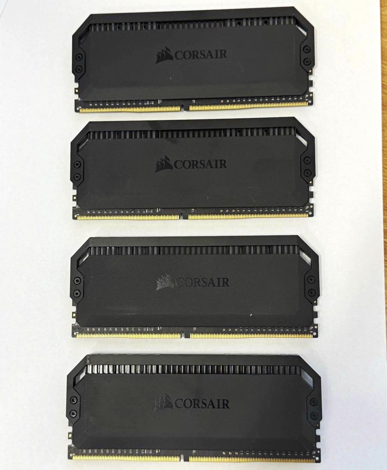 Corsair 32GB (4x8GB) DDR4-3200 288-Pin DIMM RAM CMT16GX4M2Z3200C16