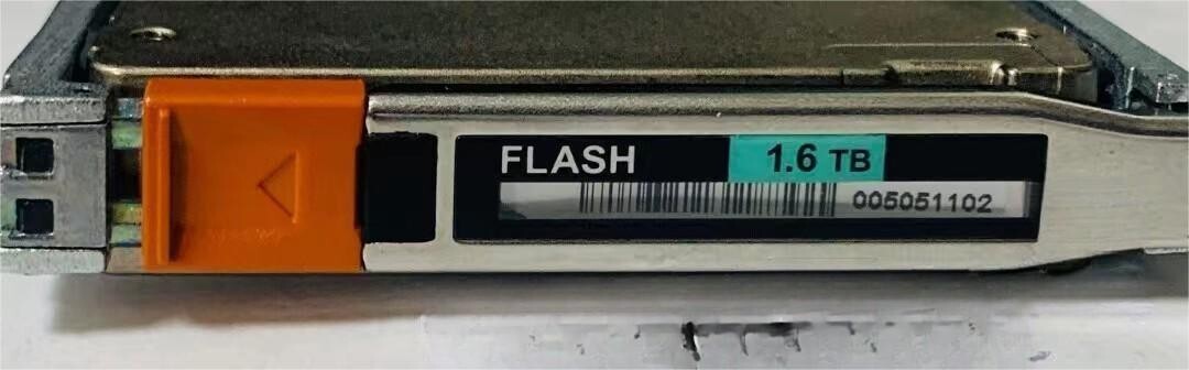 EMC XtremeIO full flash 005051102 0B32142 118000043-01 1.6T SSD hard disk
