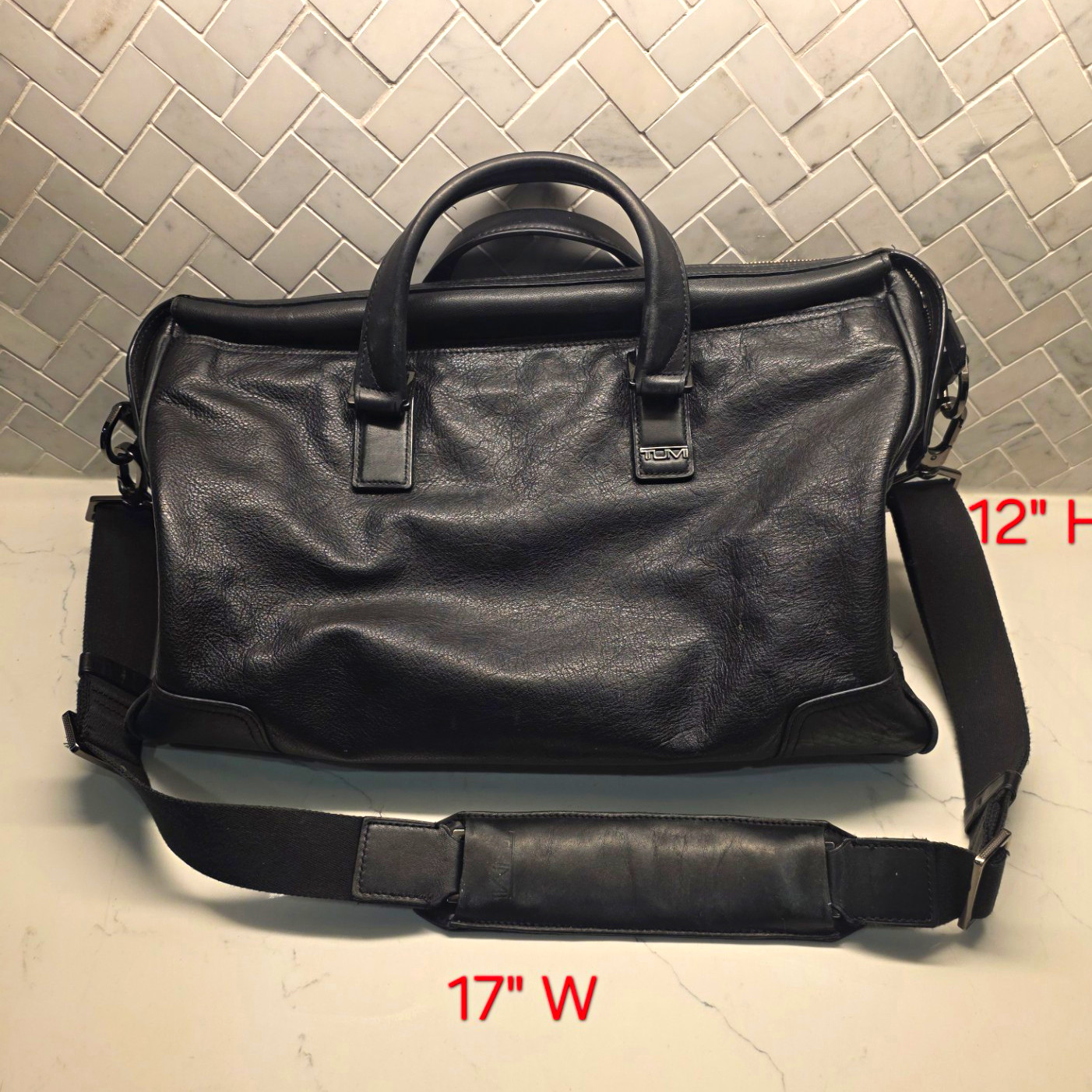 TUMI Black Leather Briefcase 17" Laptop Padded Adjustable Shoulder Strap