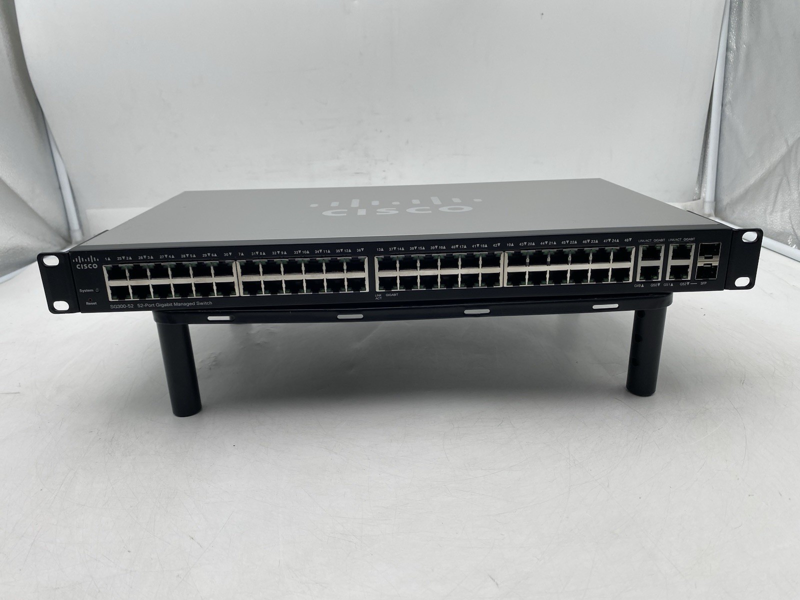 Cisco SG300-52P-K9 V05 52-Port Gigabit Managed Switch
